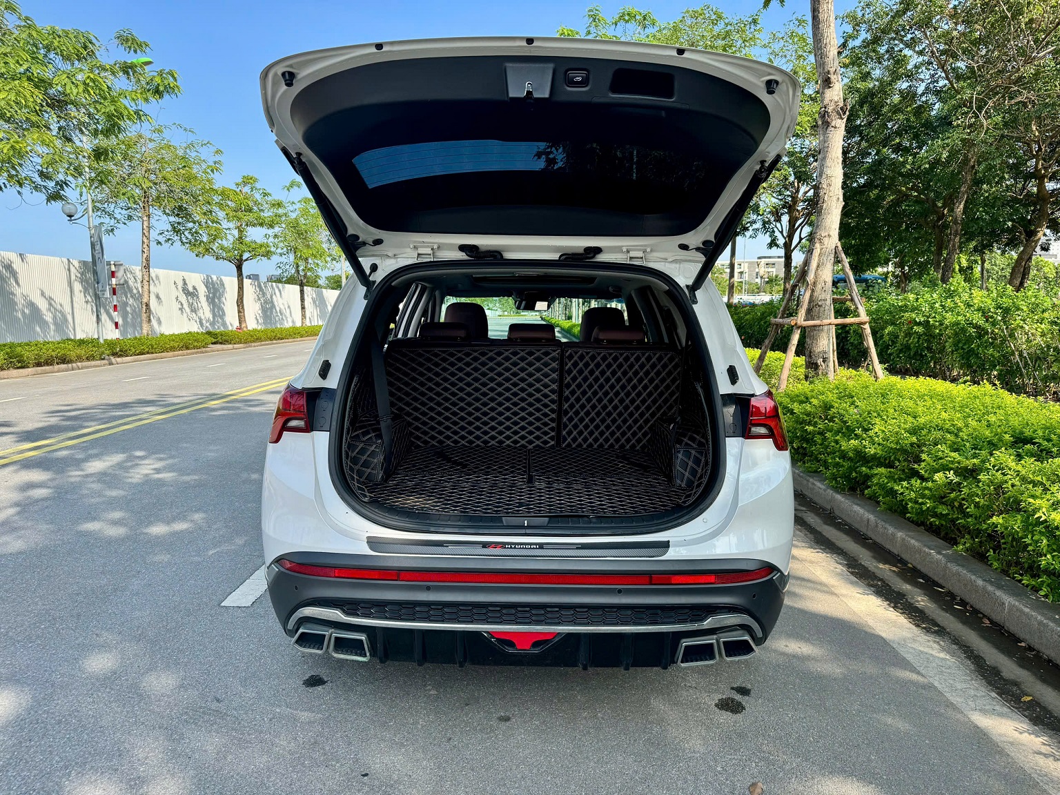 Hyundai Santafe 2.5 Premium xăng cao cấp 2022 màu trắng