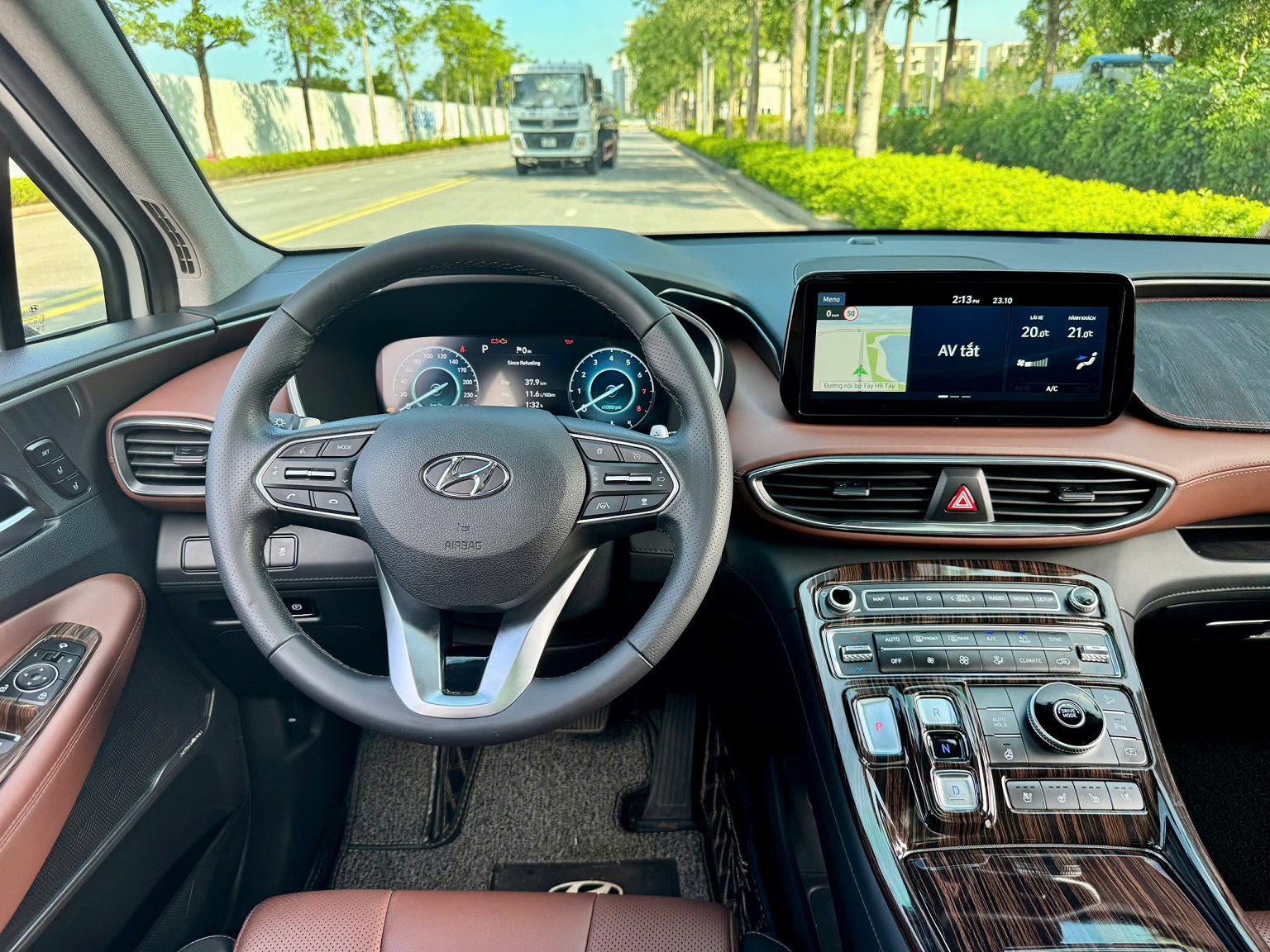 Hyundai Santafe 2.5 Premium xăng cao cấp 2022 màu trắng