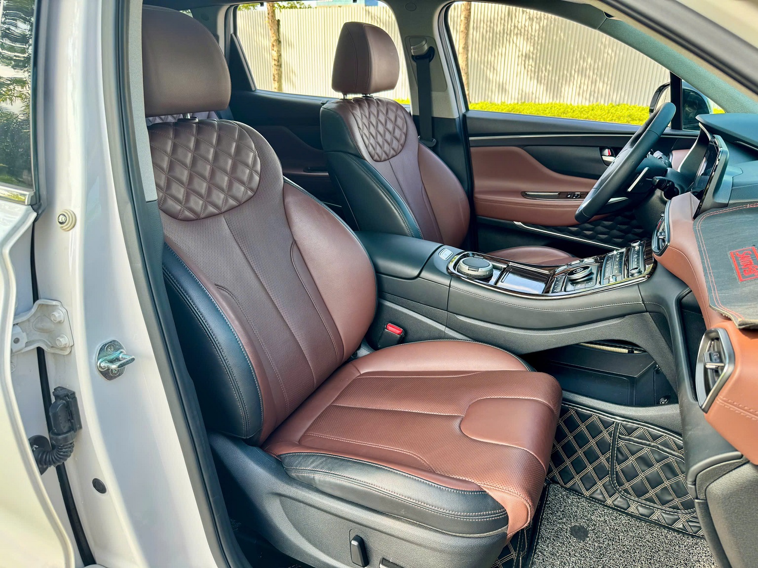 Hyundai Santafe 2.5 Premium xăng cao cấp 2022 màu trắng