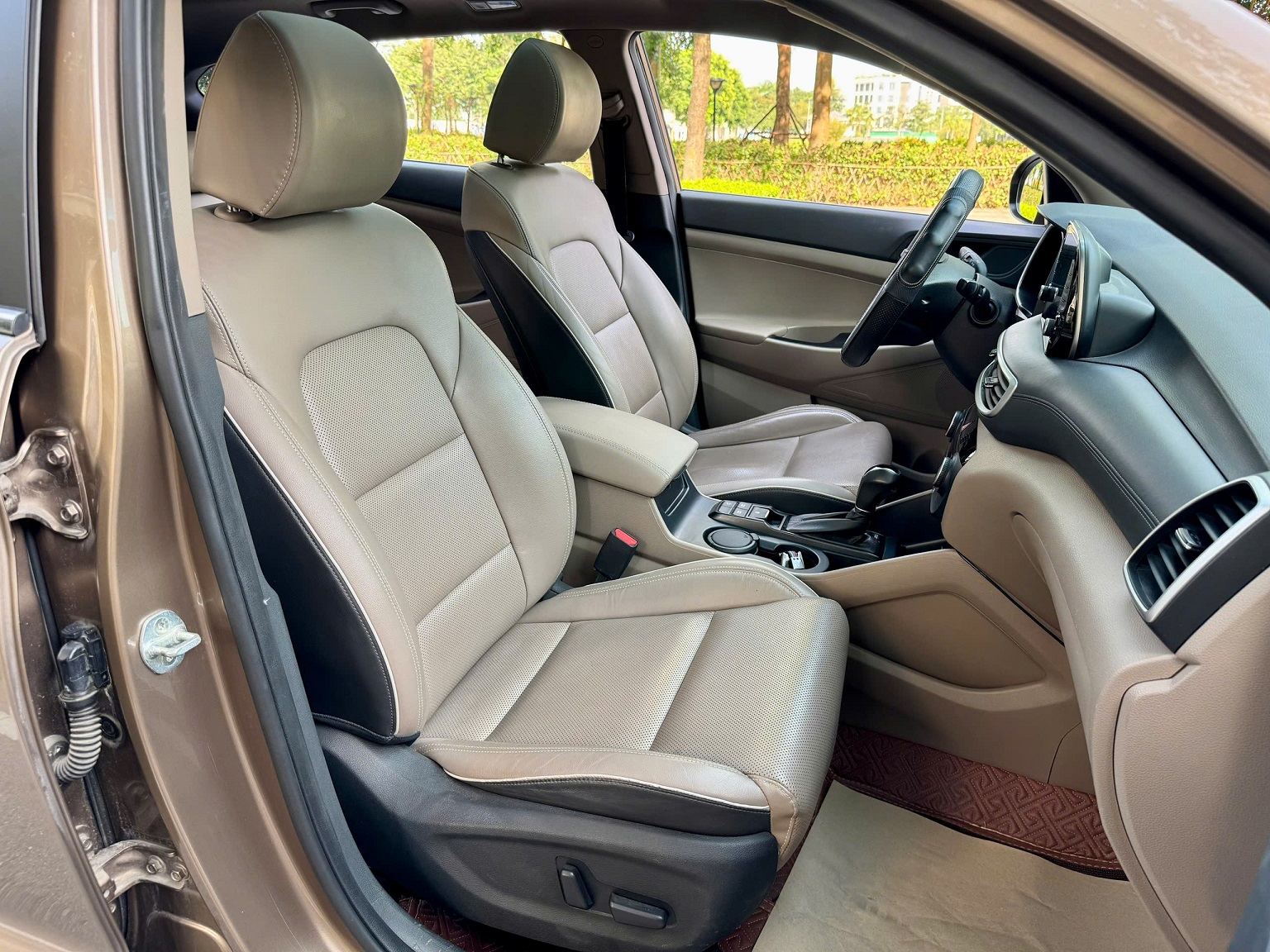 Hyundai Tucson 2.0ATH 2020 màu vàng