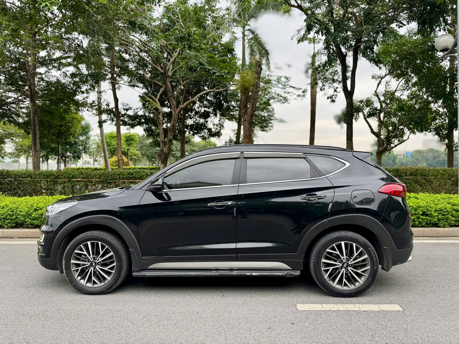 Hyundai Tucson 2.0ATH 2019 form mới màu đen