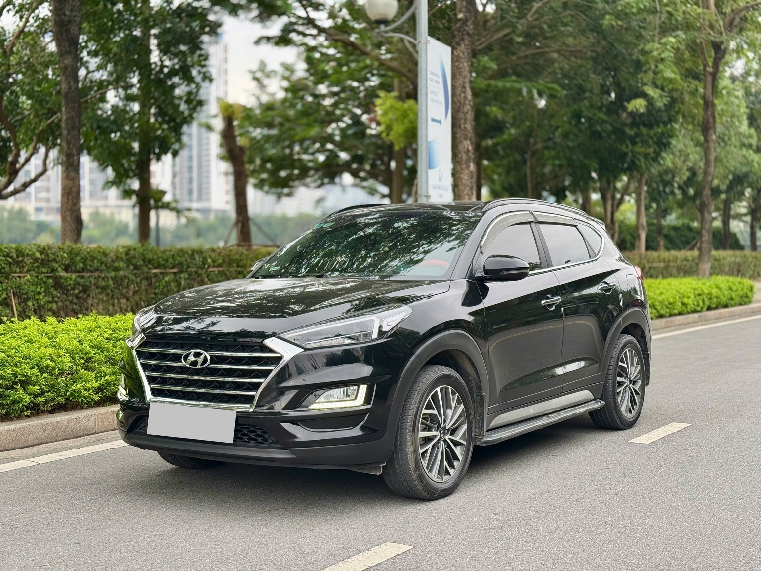 Hyundai Tucson 2.0ATH 2019 form mới màu đen