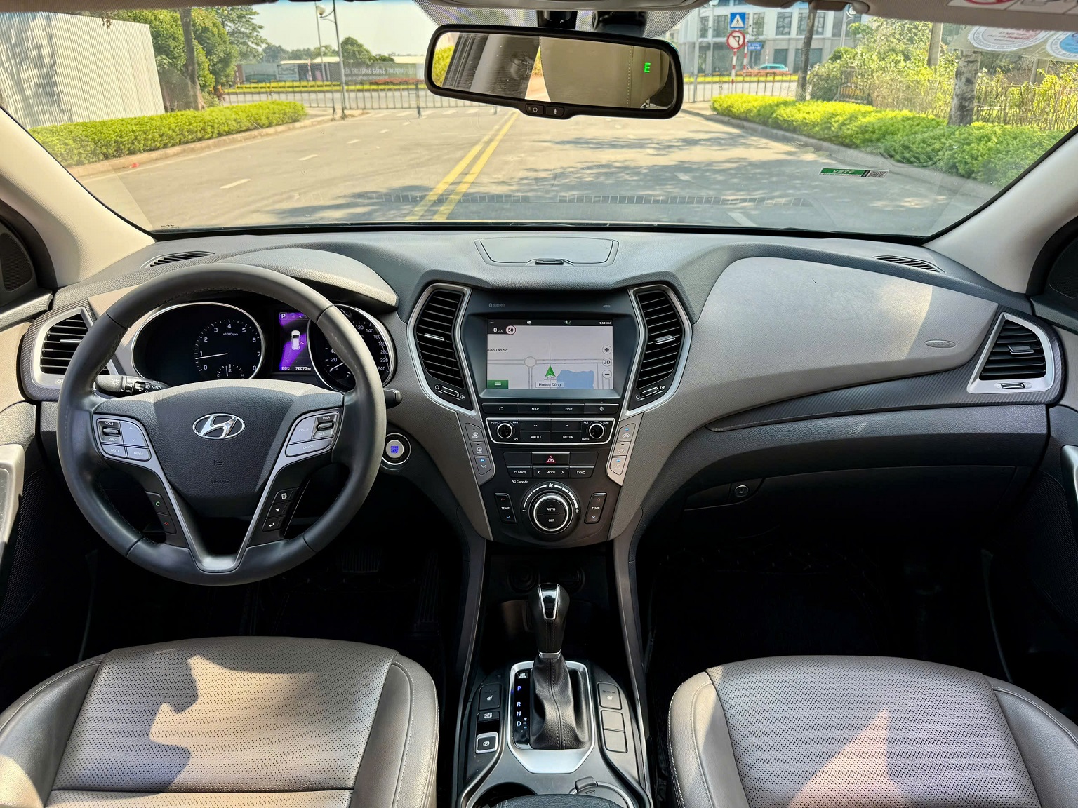 Hyundai Santafe 2.4L máy xăng cao cấp 2018 màu đen