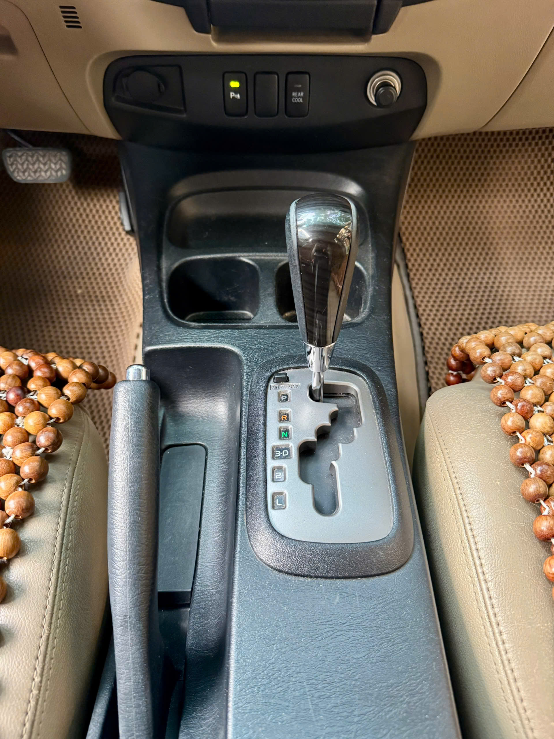 Toyota Fortuner Sportivo 4x2AT 2014 màu trắng