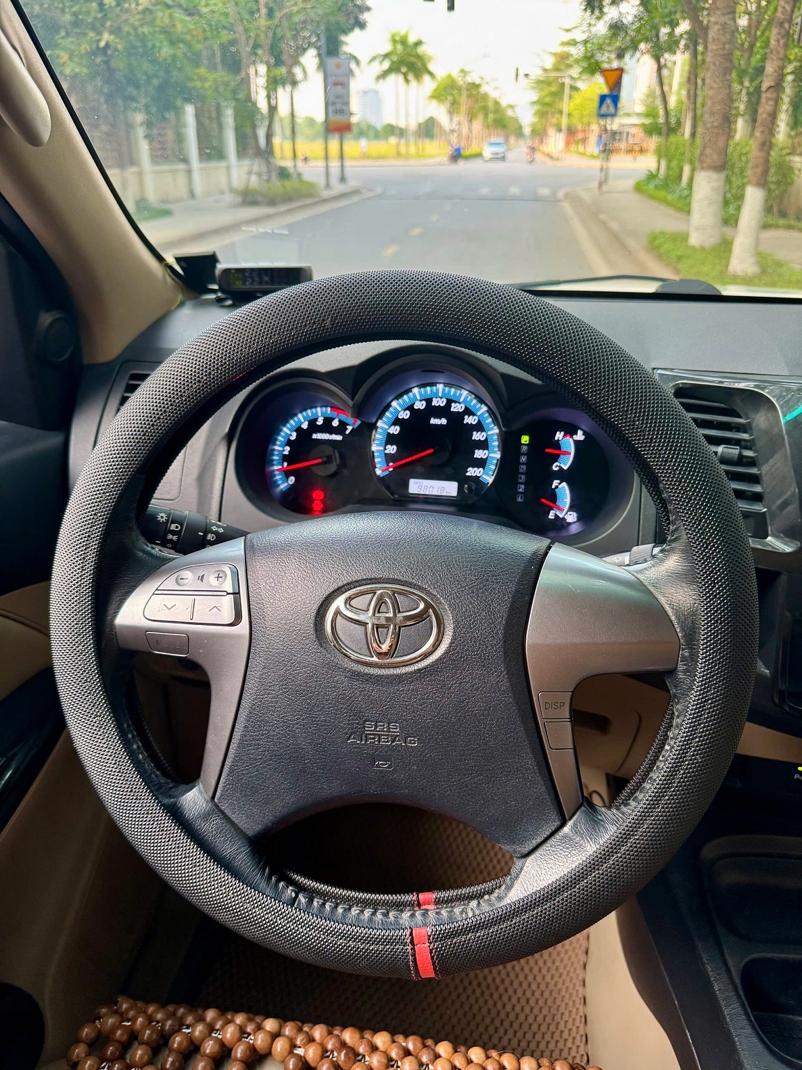 Toyota Fortuner Sportivo 4x2AT 2014 màu trắng