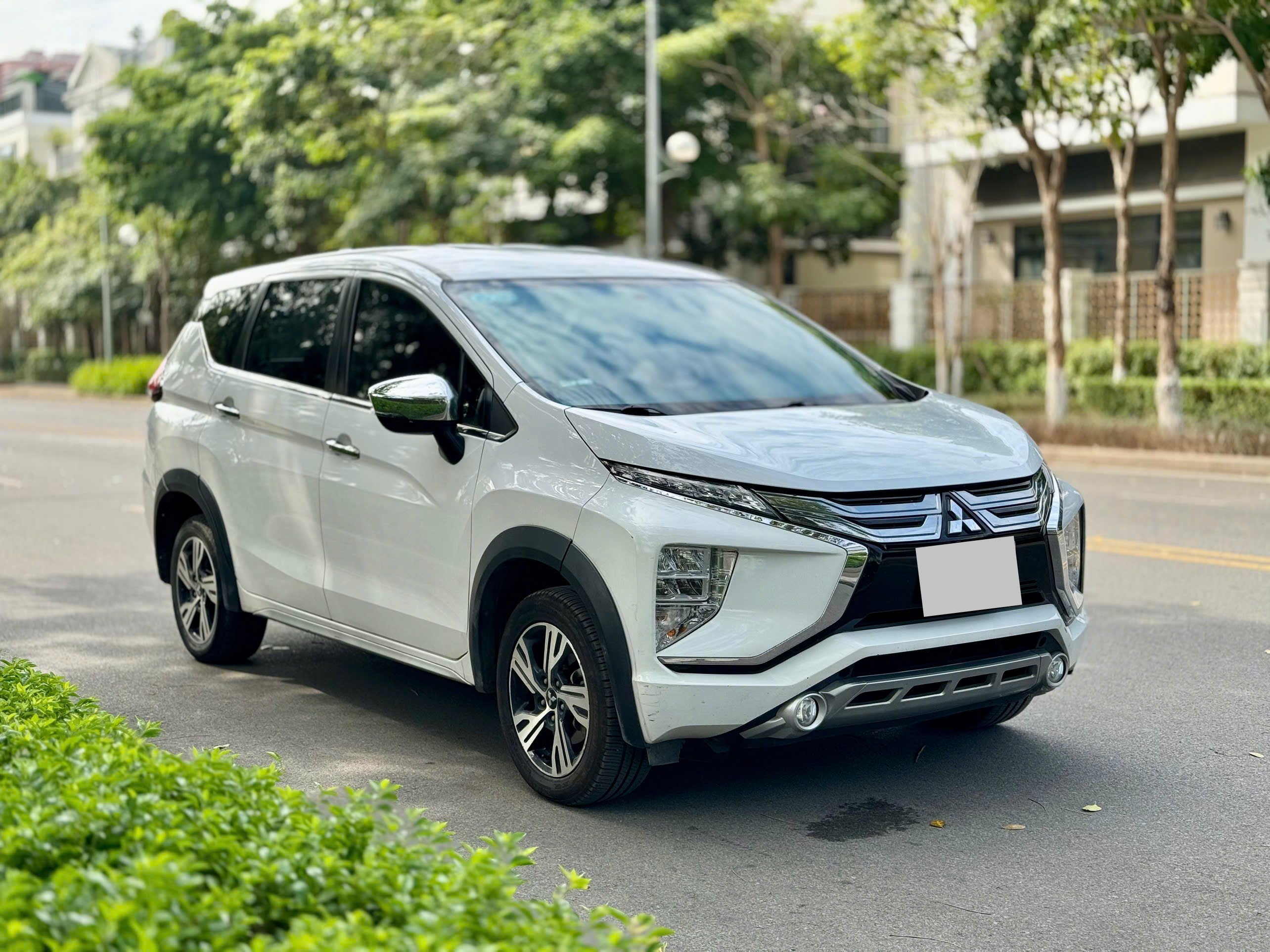 Mitsubishi Xpander 1.5 AT 2020 màu trắng