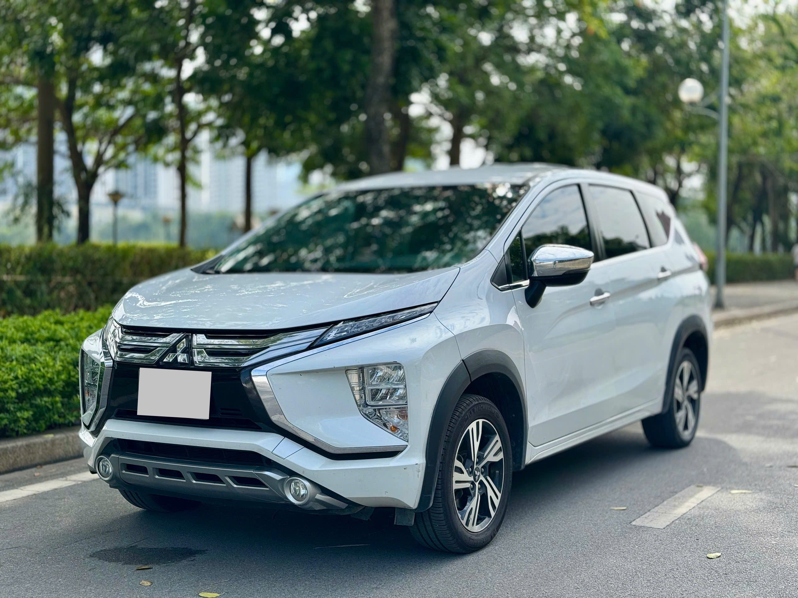 Mitsubishi Xpander 1.5 AT 2020 màu trắng
