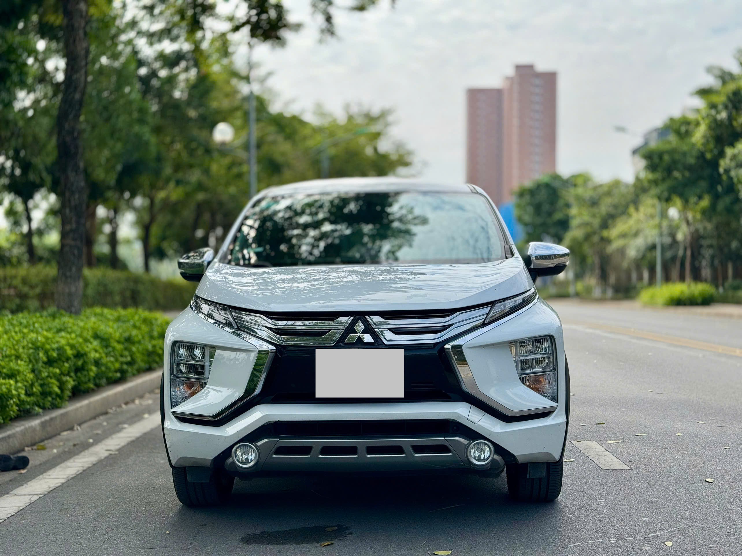 Mitsubishi Xpander 1.5 AT 2020 màu trắng