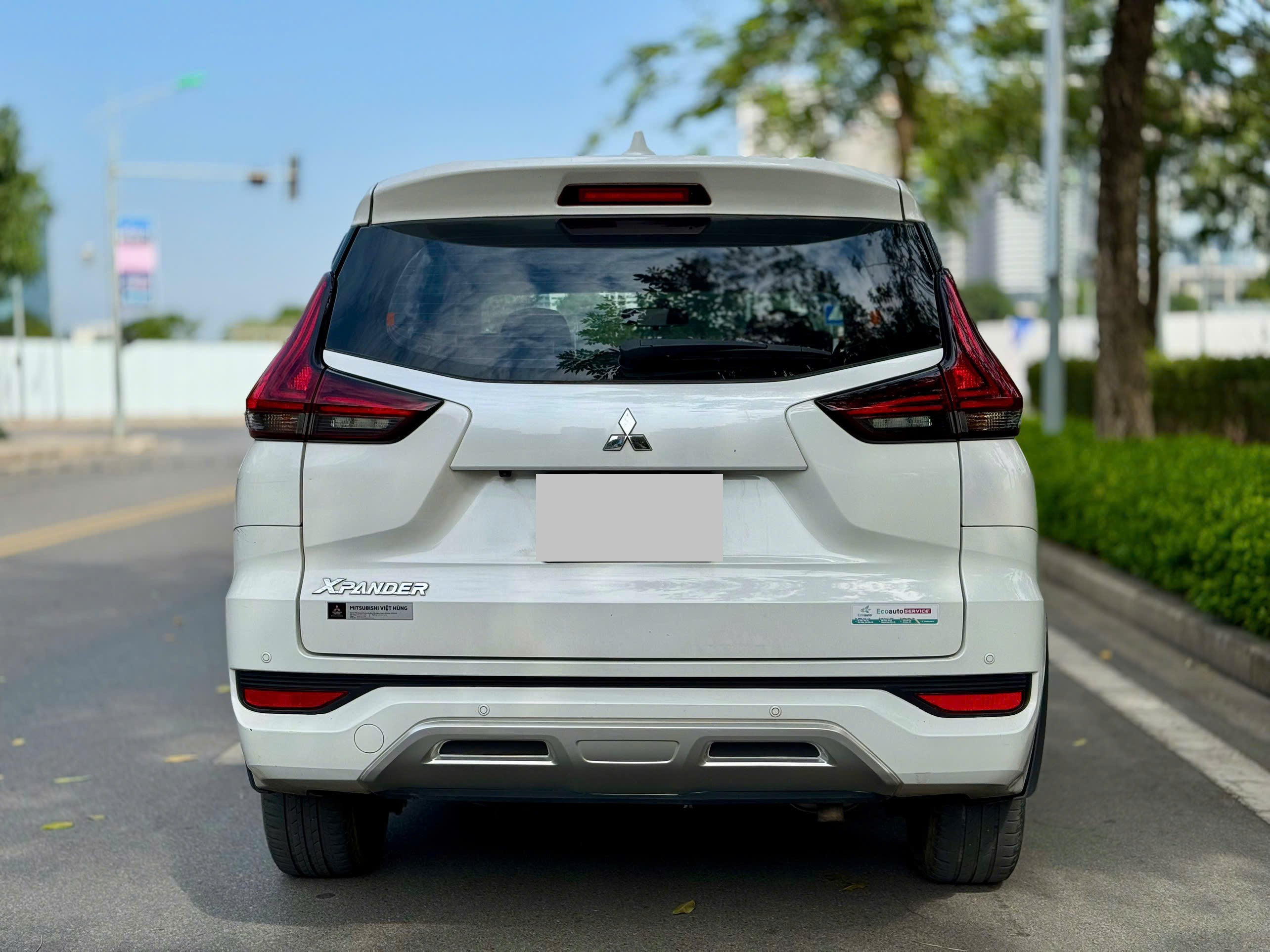 Mitsubishi Xpander 1.5 AT 2020 màu trắng