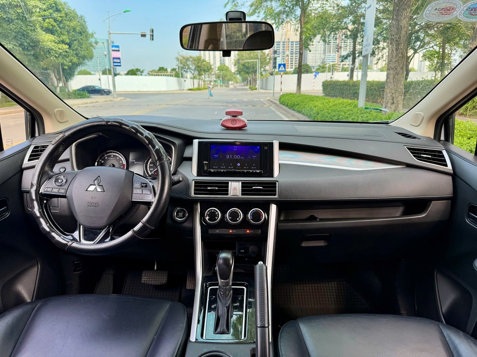 Mitsubishi Xpander 1.5 AT 2020 màu trắng