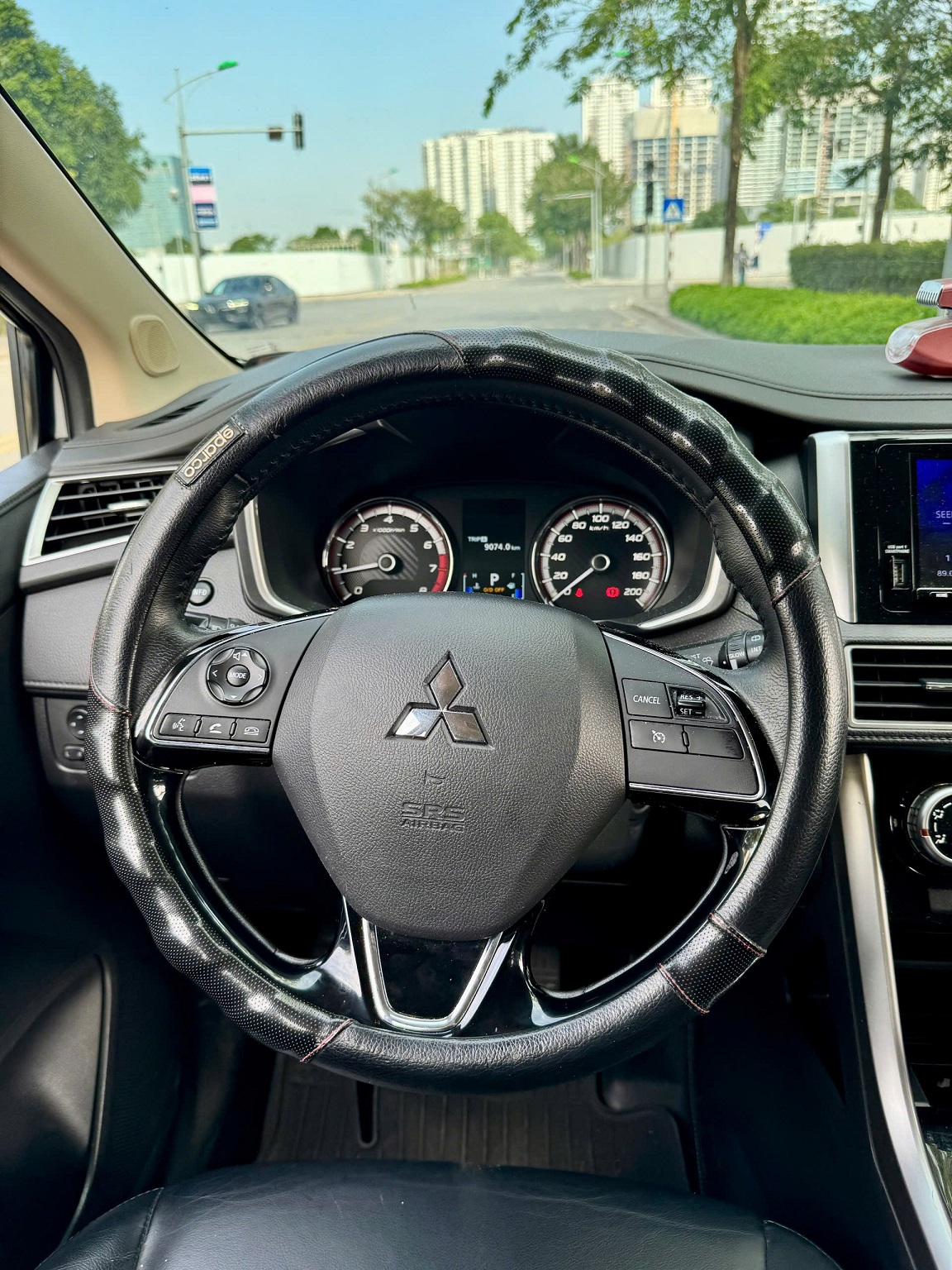 Mitsubishi Xpander 1.5 AT 2020 màu trắng