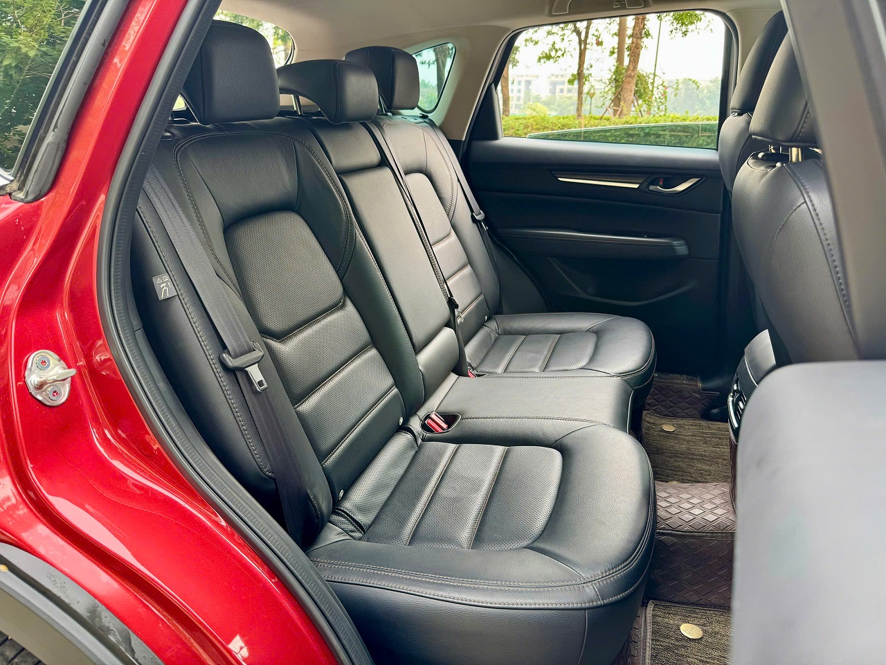 Mazda CX5 Deluxe 2.0 2024 màu đỏ pha lê 