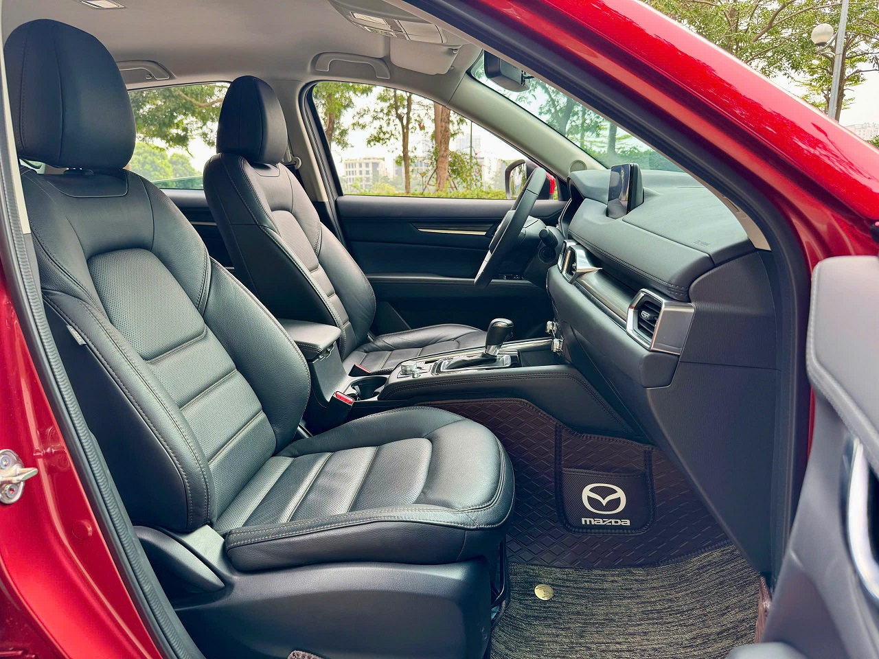 Mazda CX5 Deluxe 2.0 2024 màu đỏ pha lê 