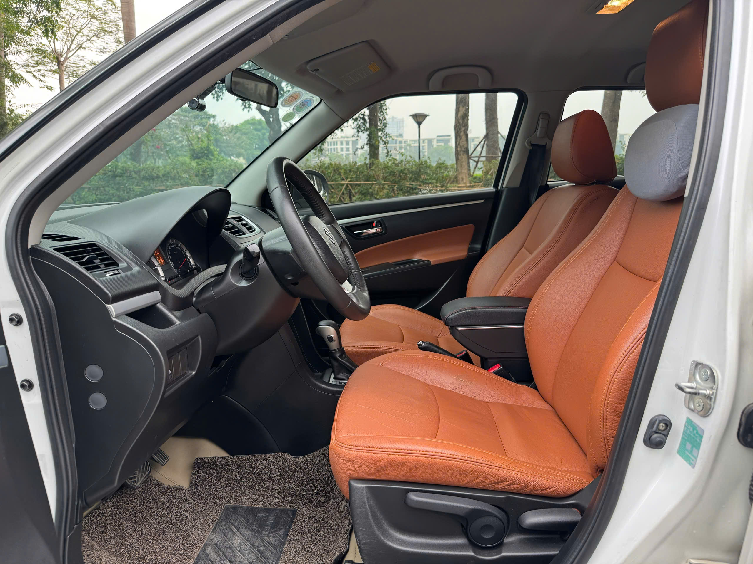 Suzuki Swift 1.4AT 2015 