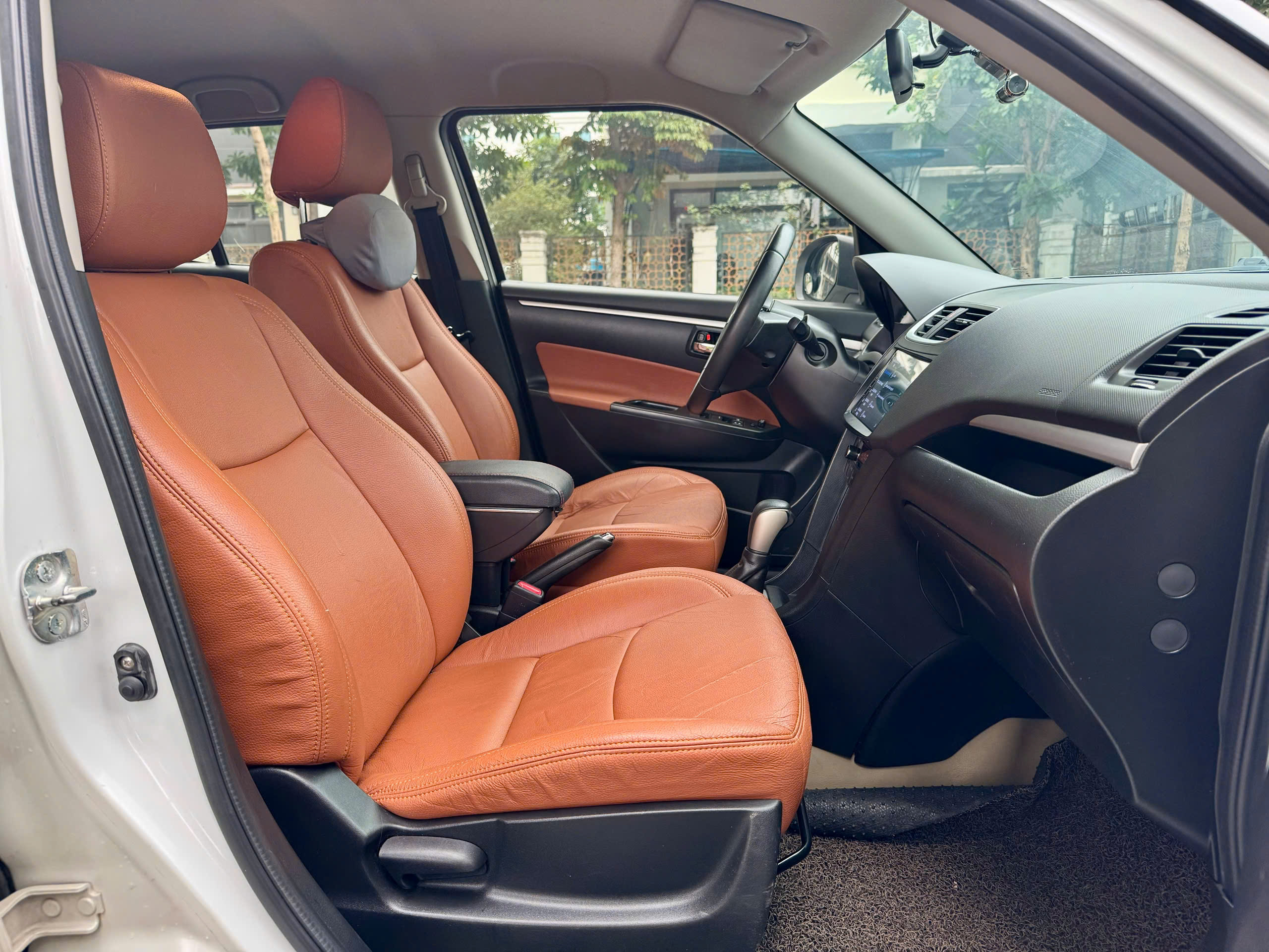 Suzuki Swift 1.4AT 2015 