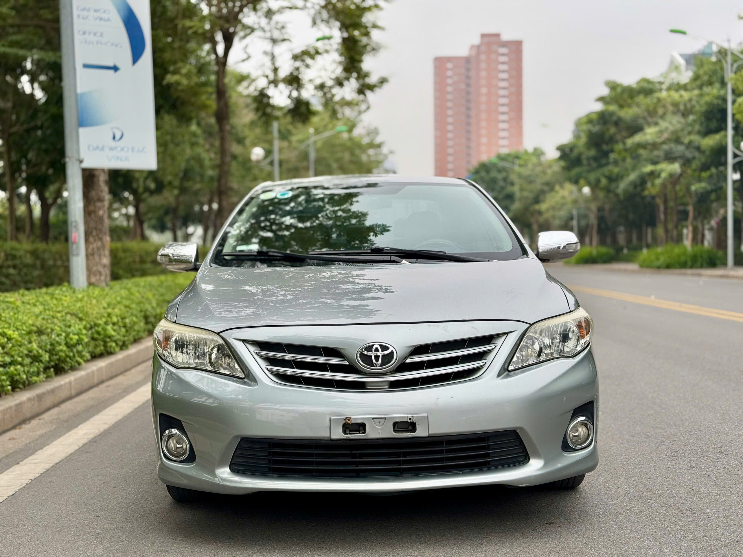 Toyota Corolla Altis 1.8G AT 2012 màu ghi xám
