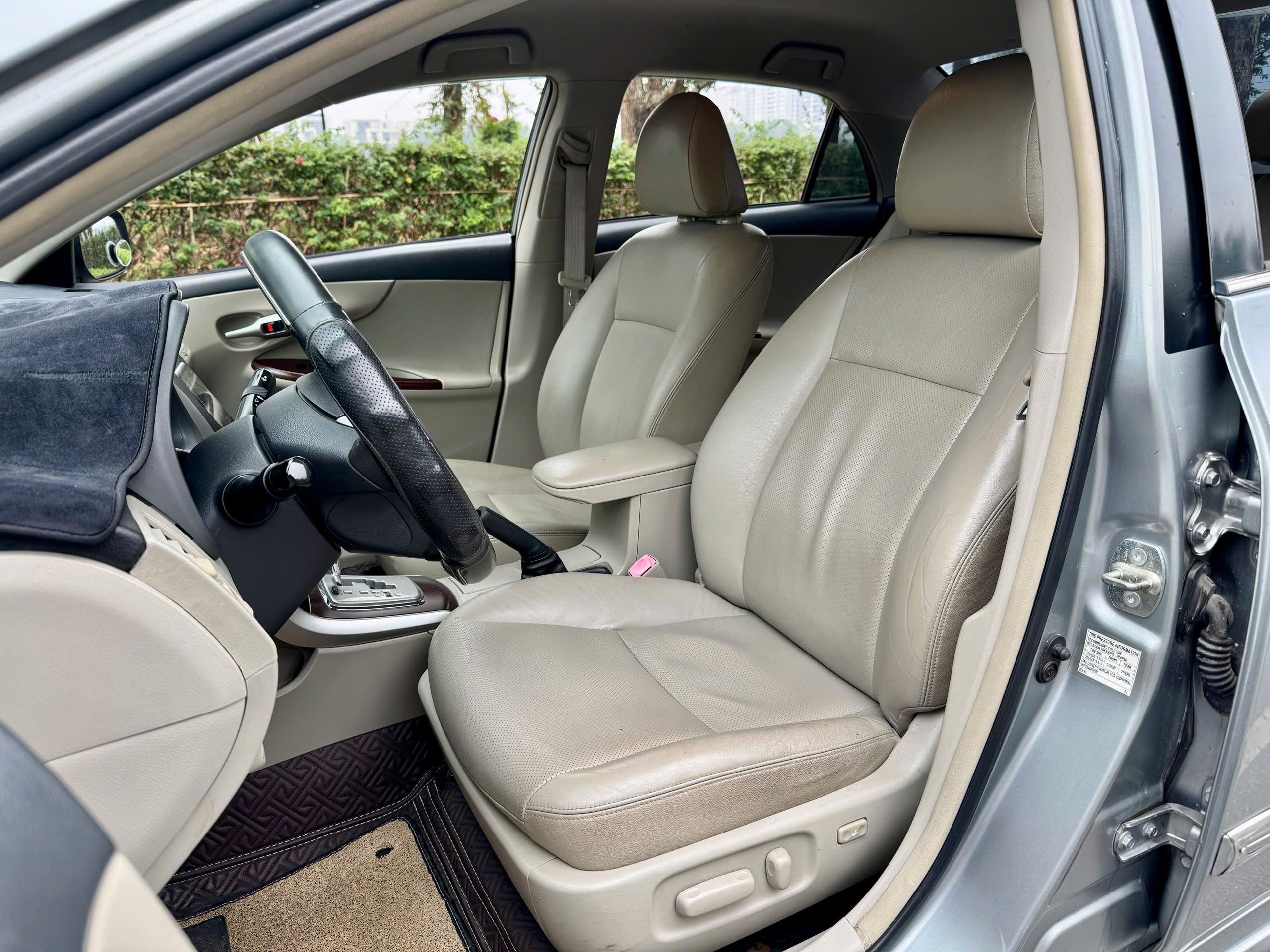 Toyota Corolla Altis 1.8G AT 2012 màu ghi xám