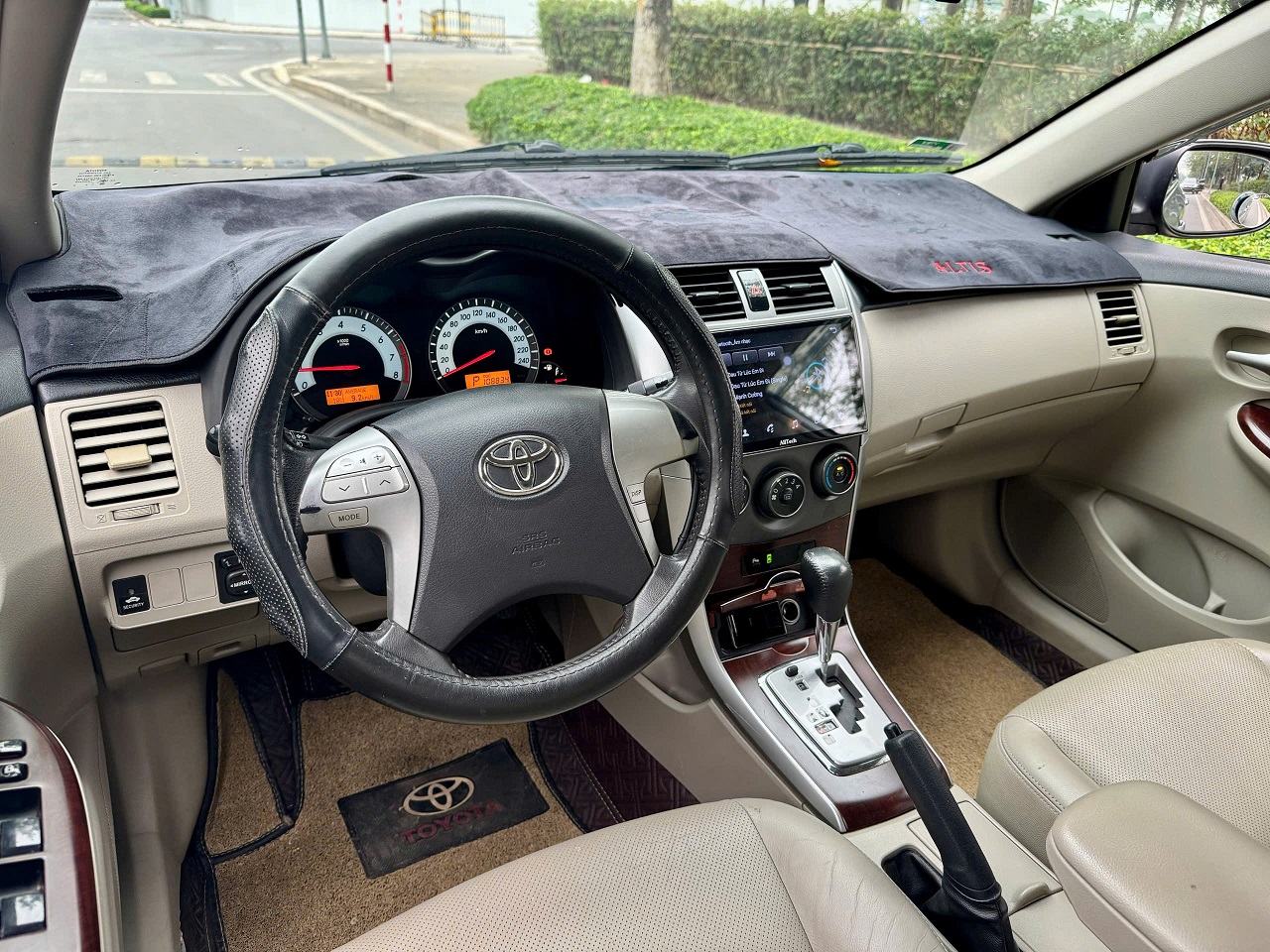 Toyota Corolla Altis 1.8G AT 2012 màu ghi xám