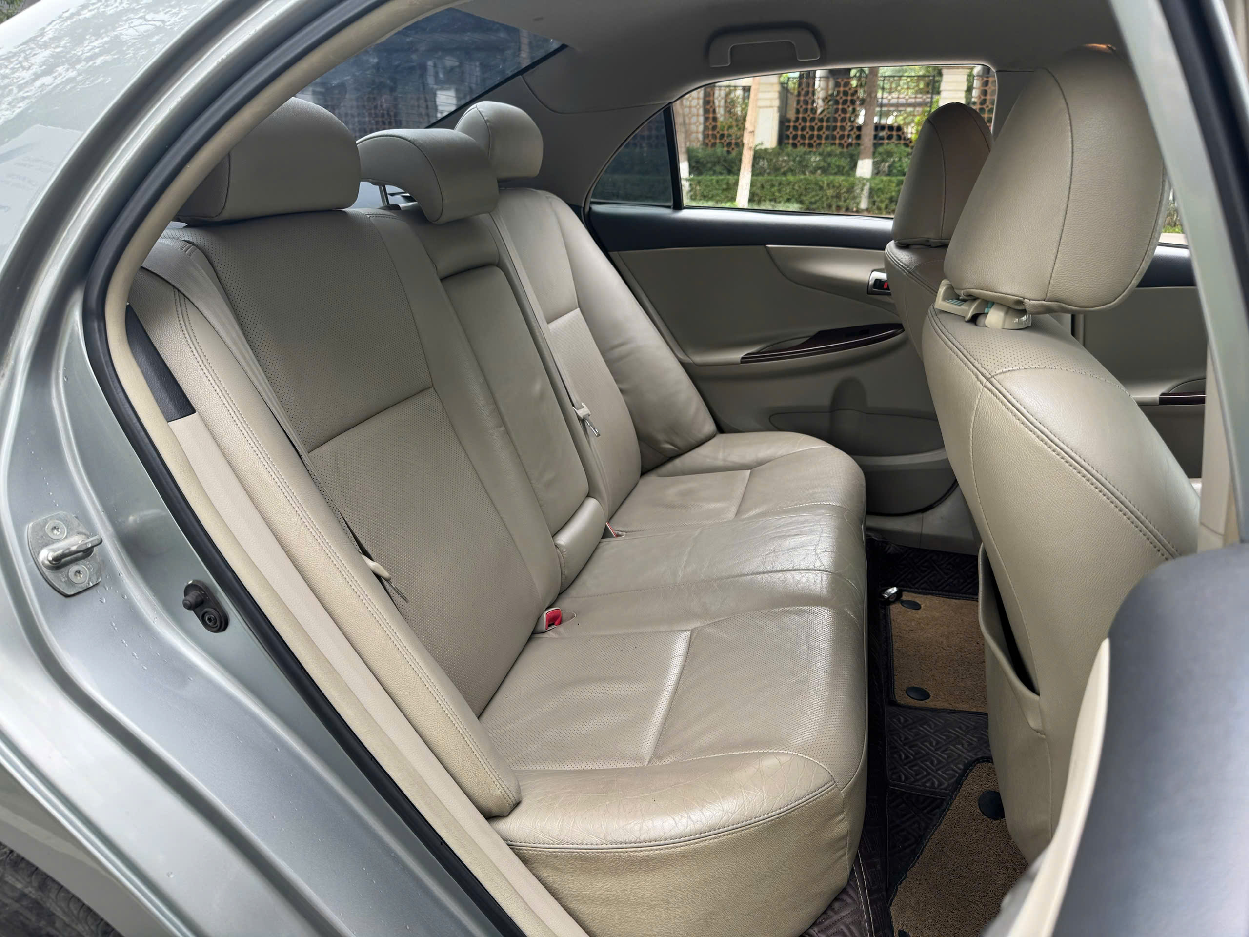 Toyota Corolla Altis 1.8G AT 2012 màu ghi xám