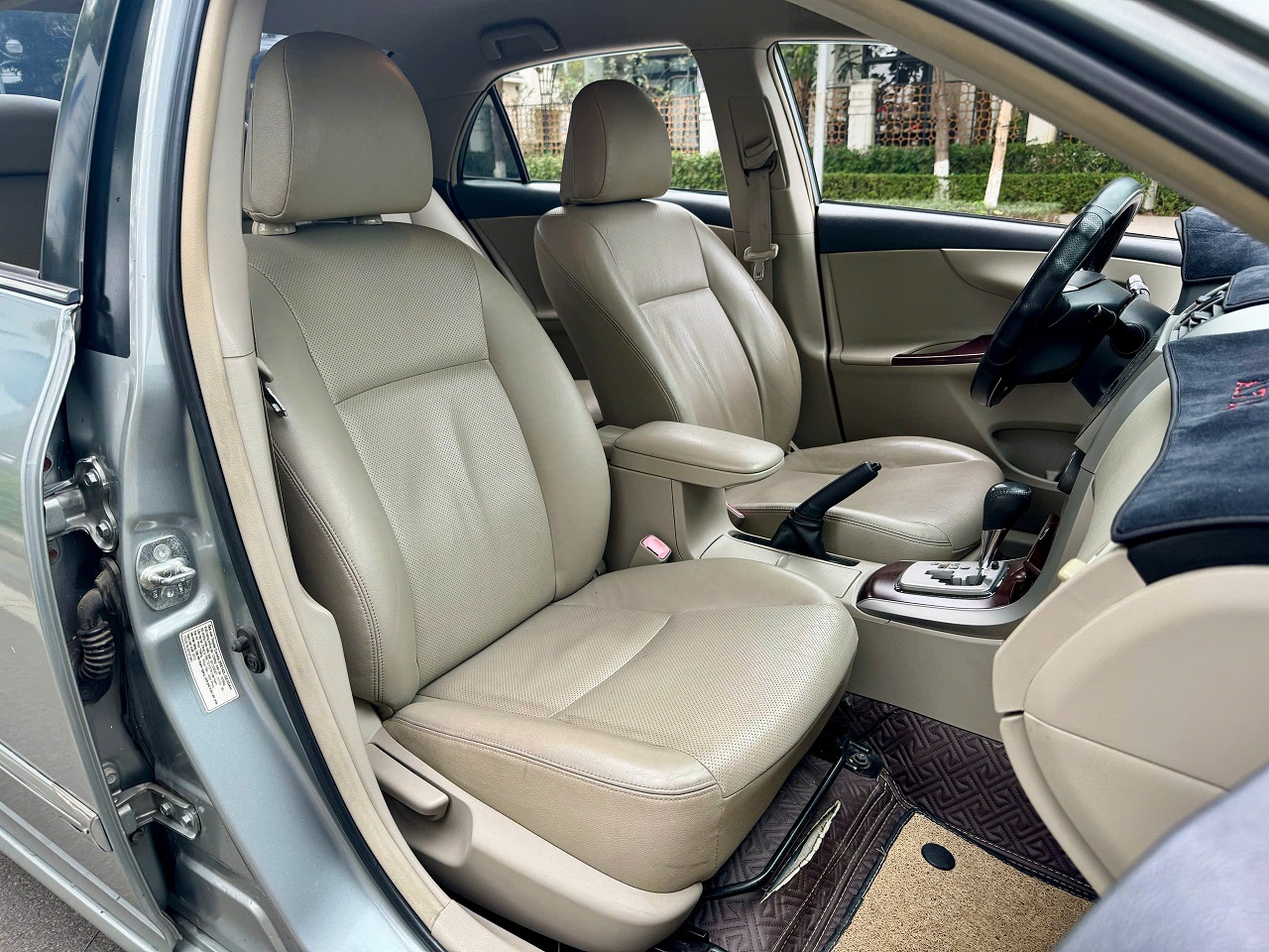 Toyota Corolla Altis 1.8G AT 2012 màu ghi xám