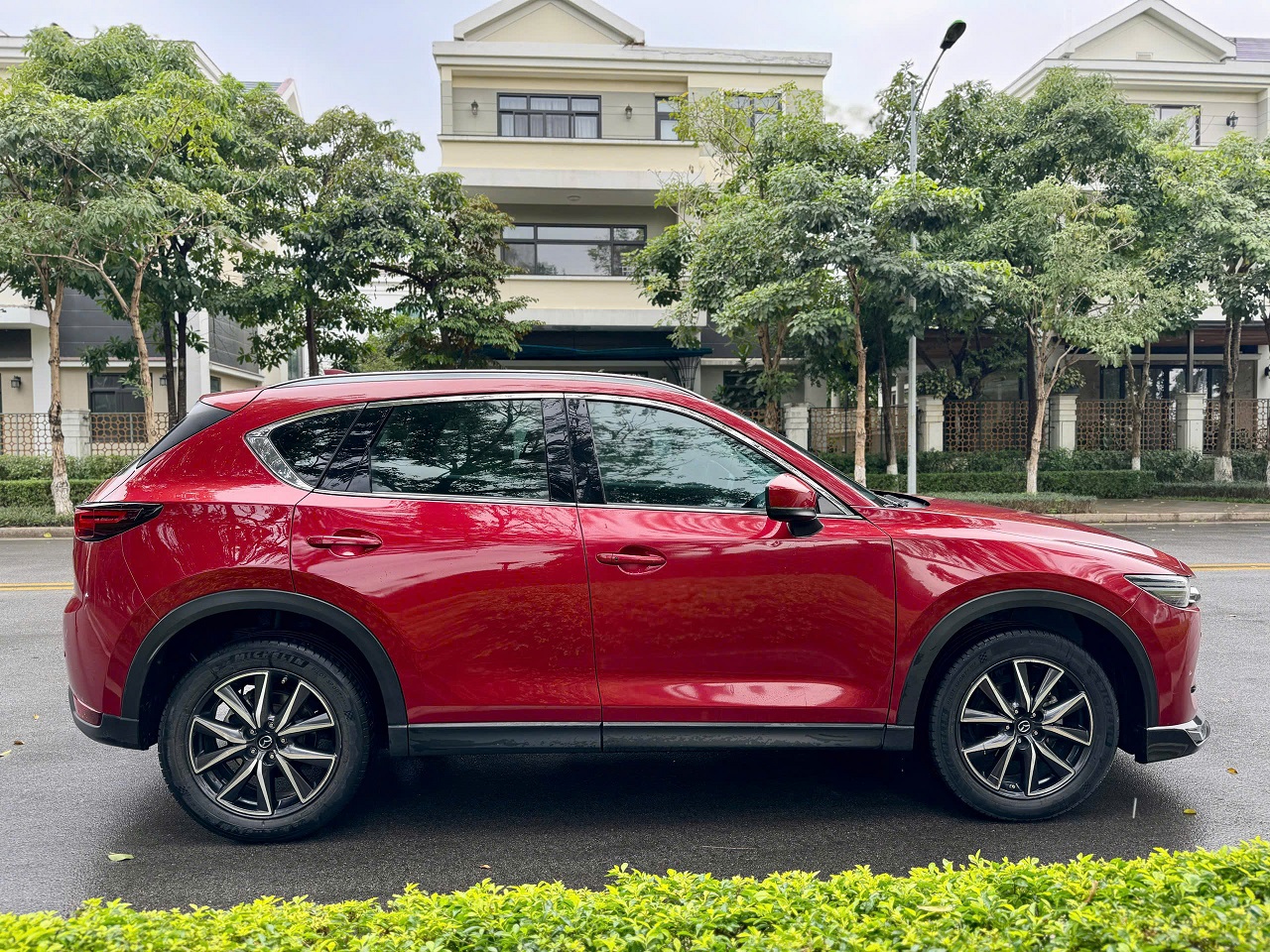 Mazda CX5 2.0 AT 2018 màu đỏ