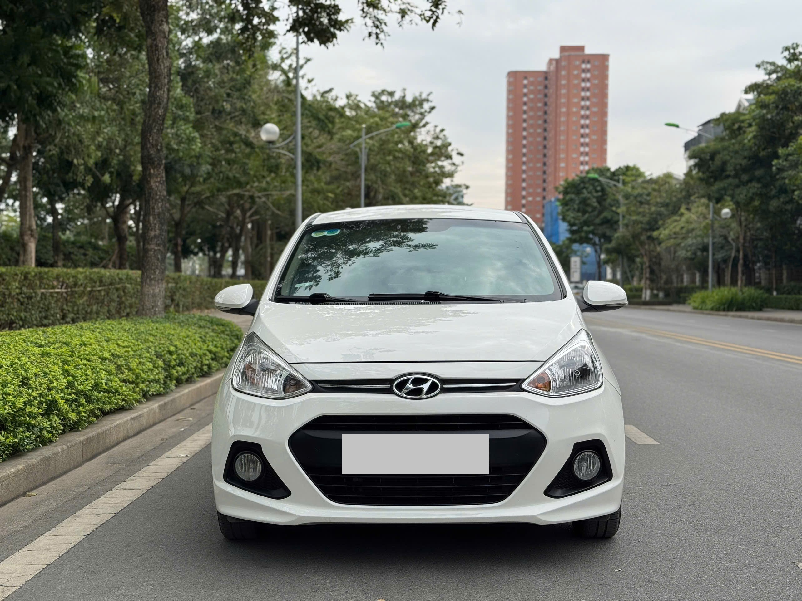 Hyundai I10 1.0AT 2016 màu trắng