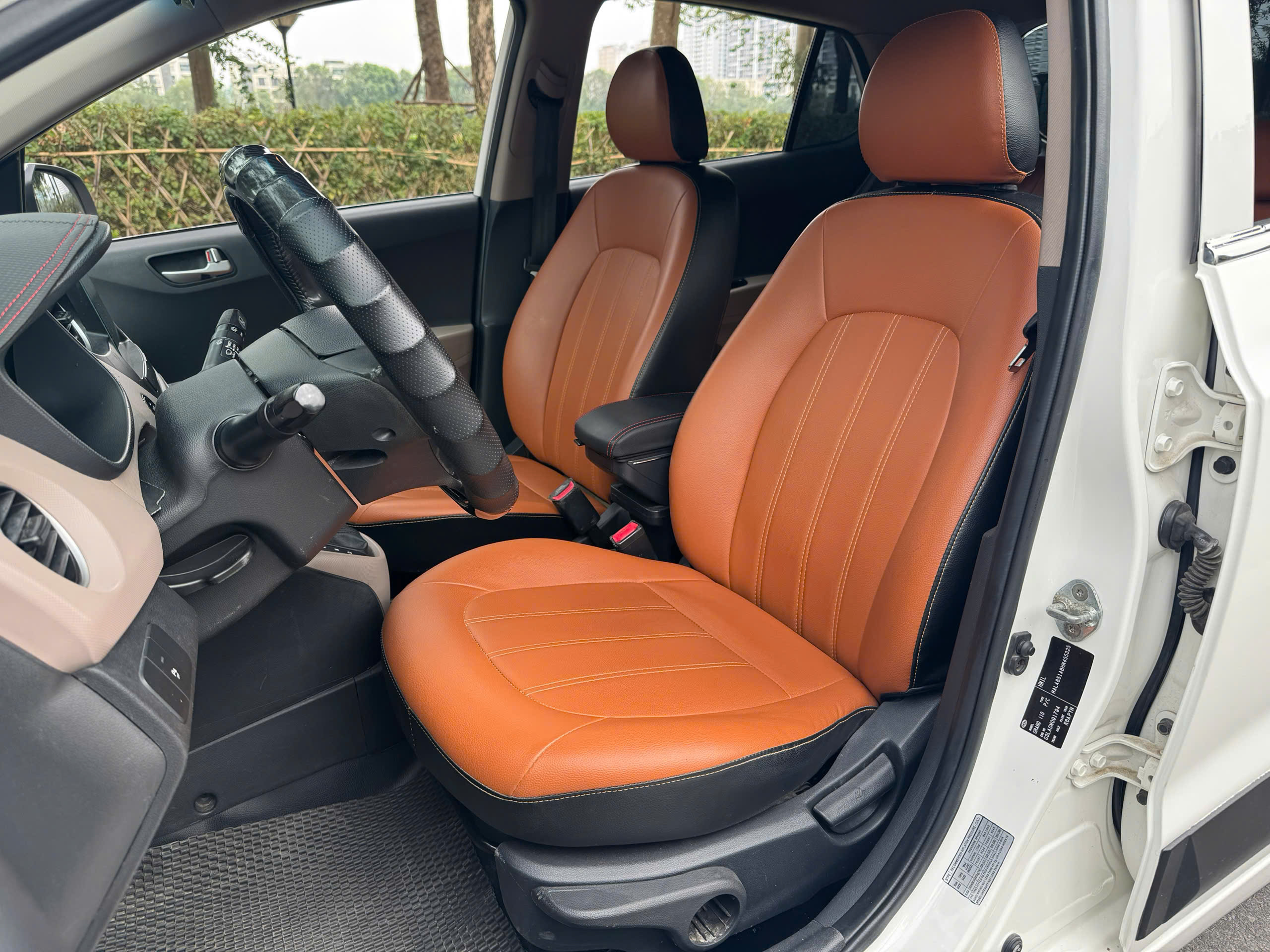 Hyundai I10 1.0AT 2016 màu trắng