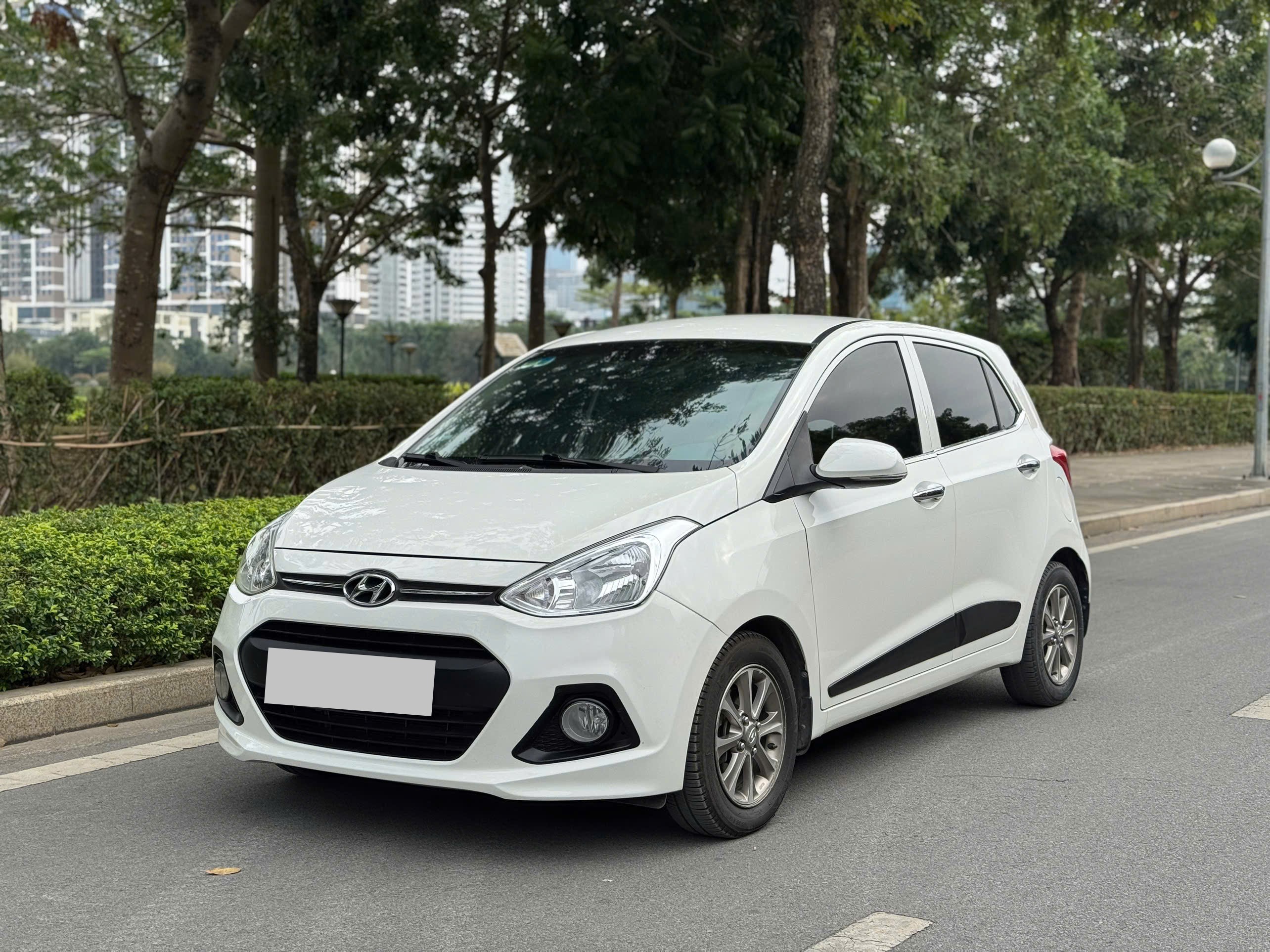 Hyundai I10 1.0AT 2016 màu trắng