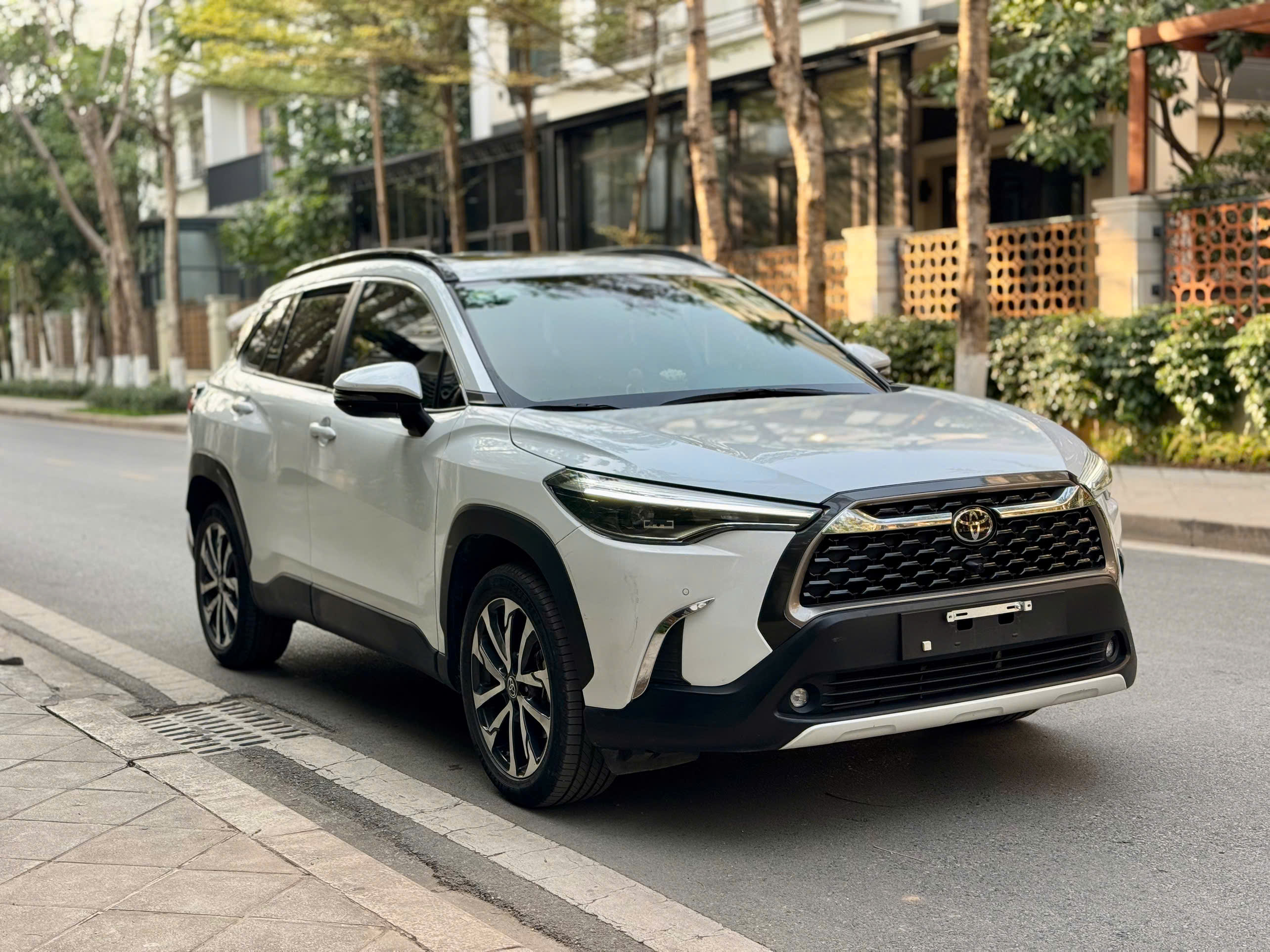 Toyota Corolla Cross 1.8V 2022 màu trắng