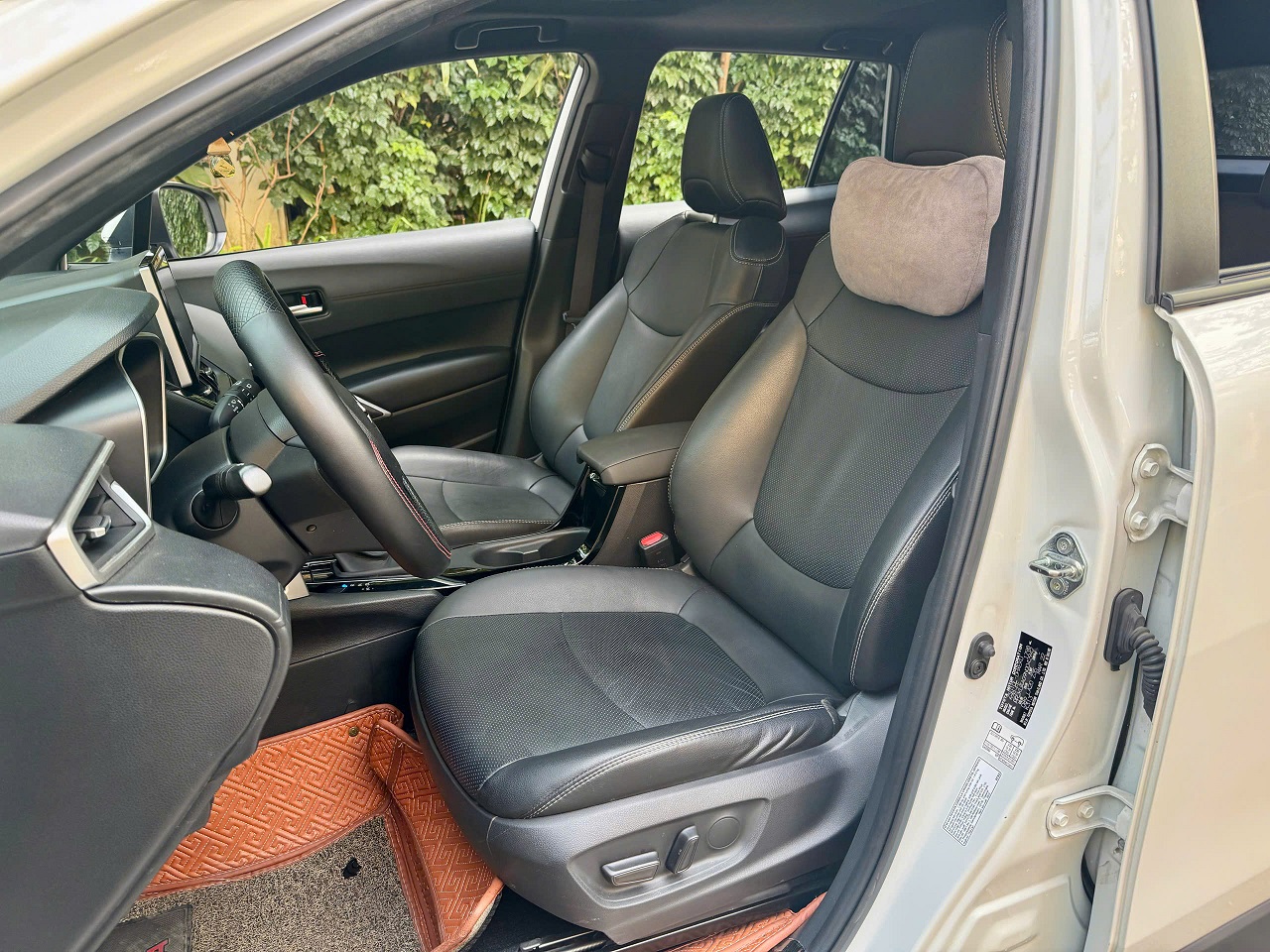 Toyota Corolla Cross 1.8V 2022 màu trắng