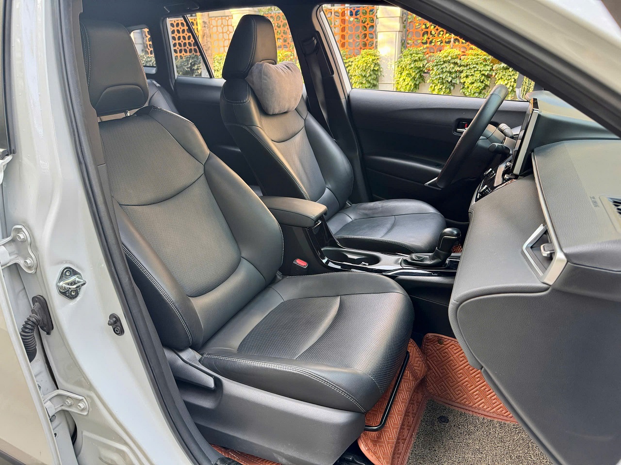 Toyota Corolla Cross 1.8V 2022 màu trắng