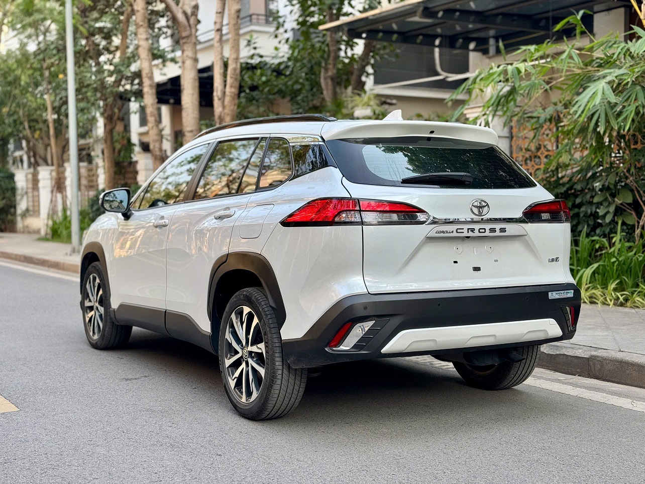 Toyota Corolla Cross 1.8V 2022 màu trắng