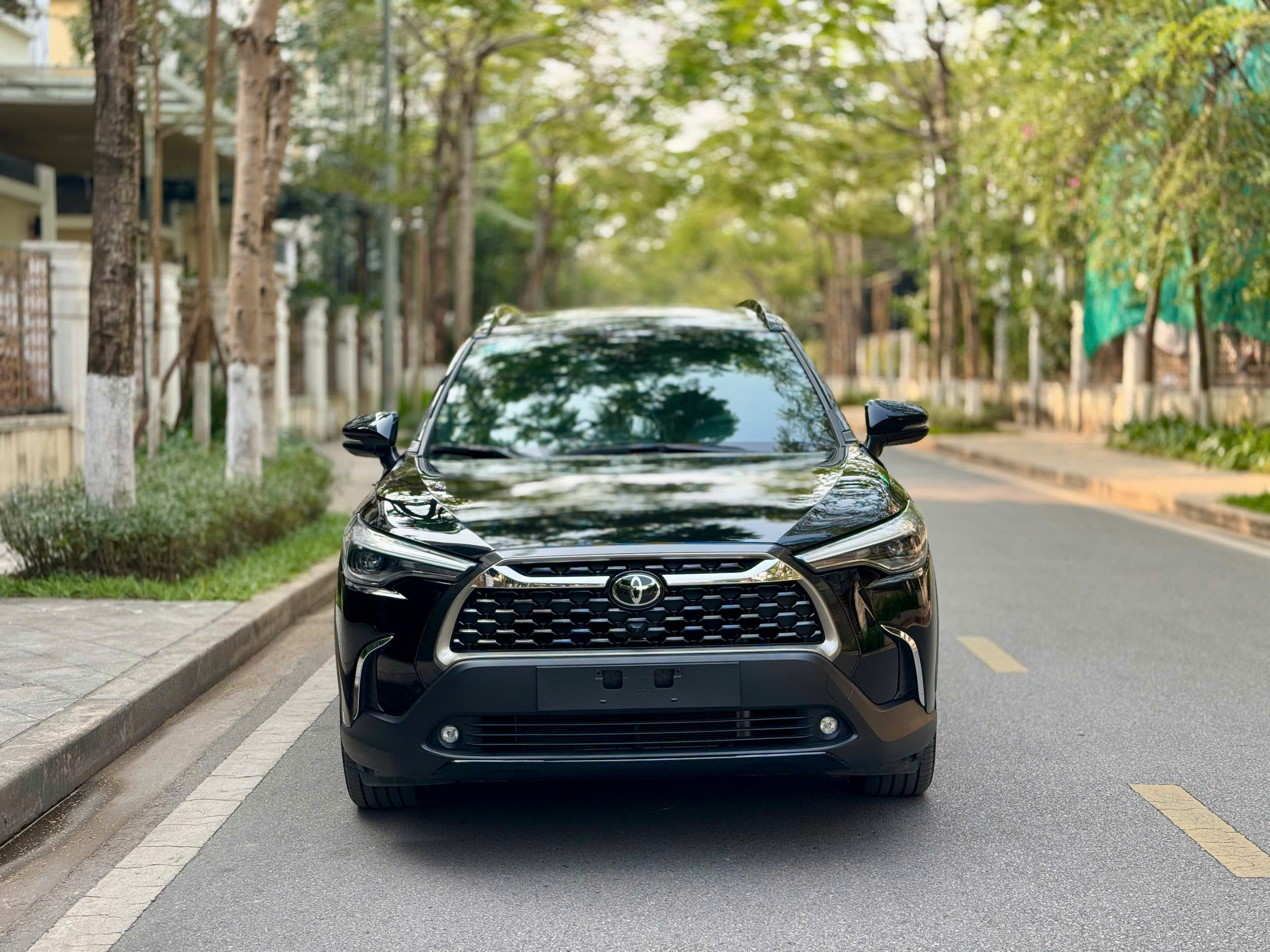 Toyota Corolla Cross 1.8V 2023 màu đen