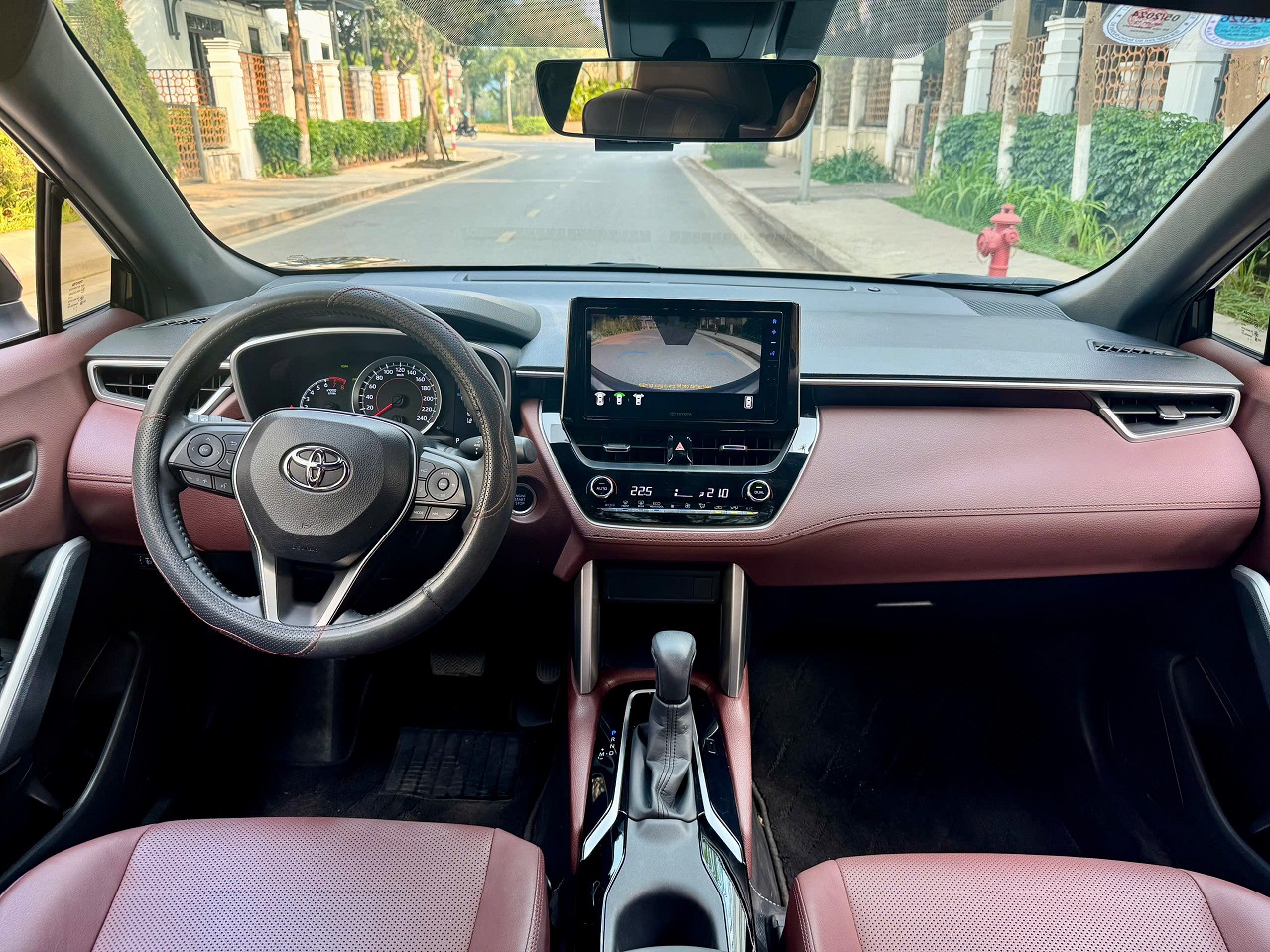 Toyota Corolla Cross 1.8V 2023 màu đen