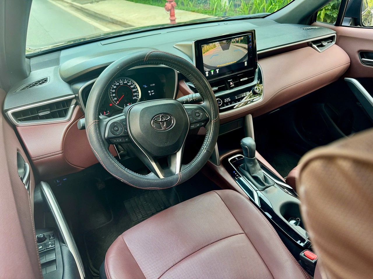 Toyota Corolla Cross 1.8V 2023 màu đen