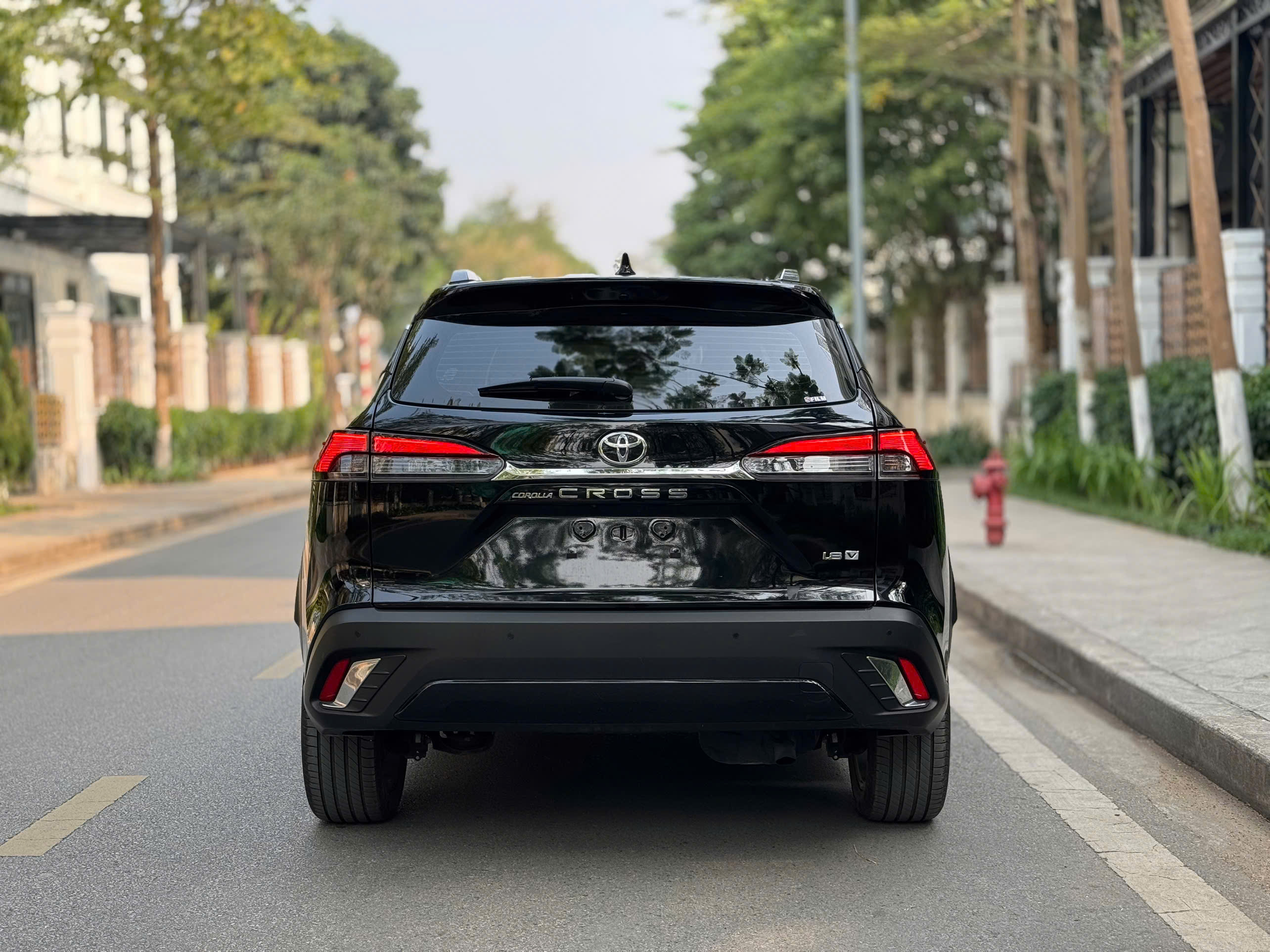 Toyota Corolla Cross 1.8V 2023 màu đen