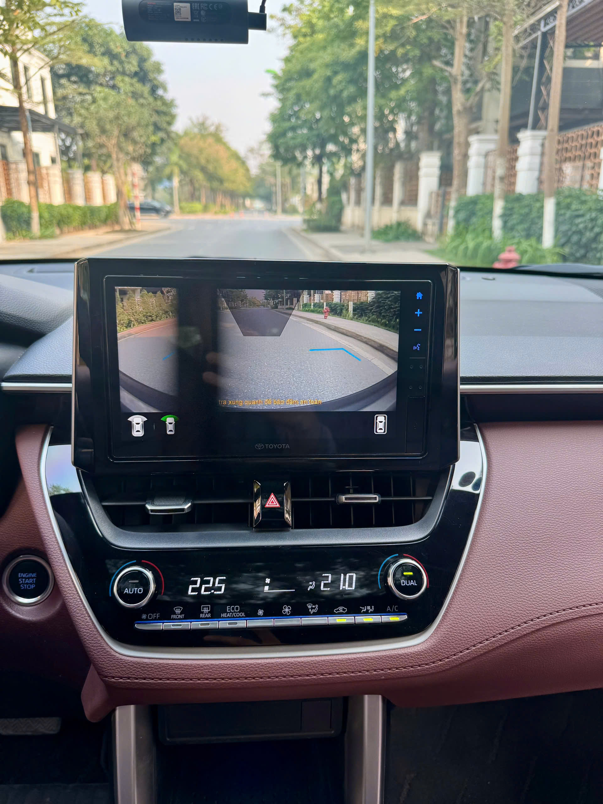 Toyota Corolla Cross 1.8V 2023 màu đen