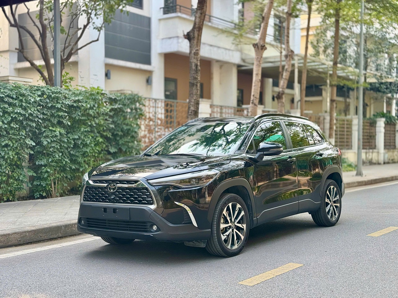 Toyota Corolla Cross 1.8V 2023 màu đen