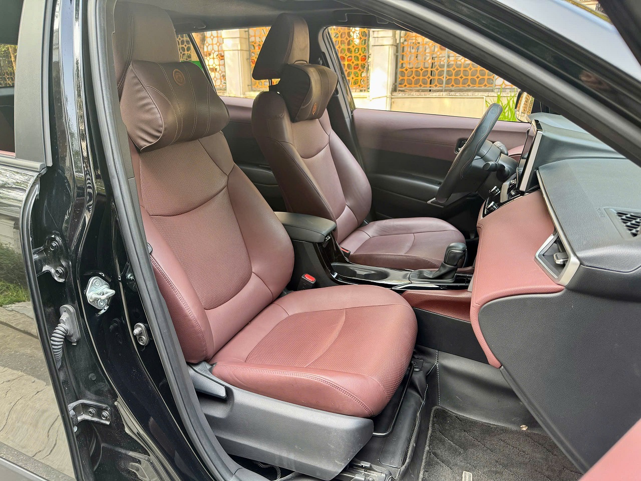 Toyota Corolla Cross 1.8V 2023 màu đen