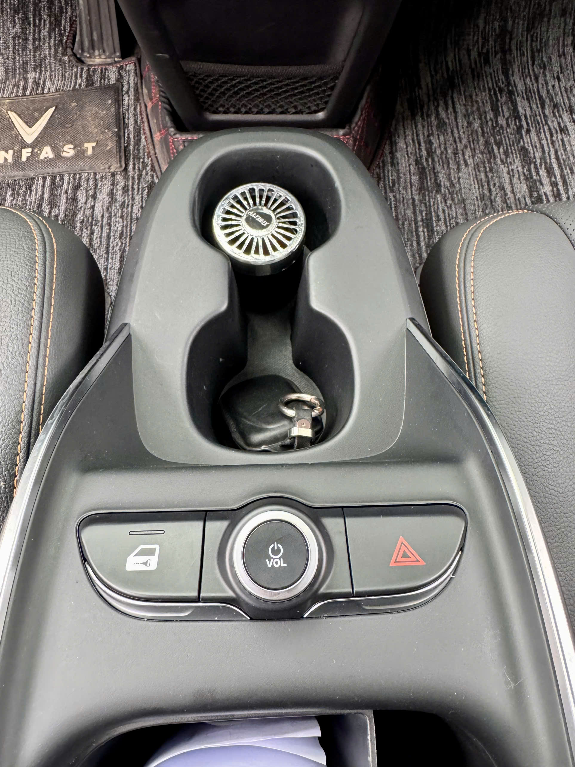 Vinfast VF6 Plus màu Gray 2024 