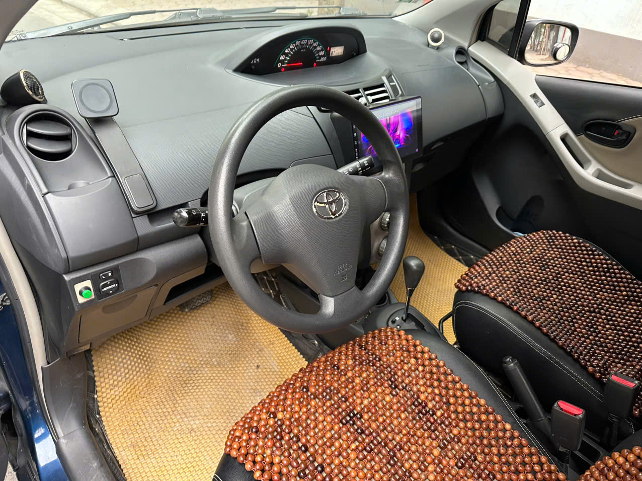 Toyota Yaris 1.3AT Nhật Bản 2007 màu xanh