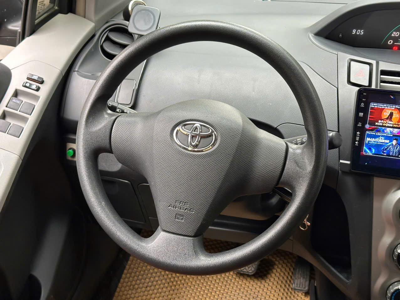 Toyota Yaris 1.3AT Nhật Bản 2007 màu xanh
