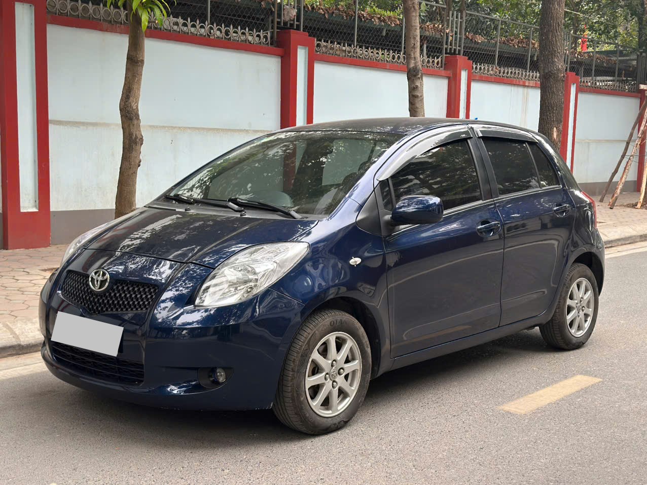 Toyota Yaris 1.3AT Nhật Bản 2007 màu xanh