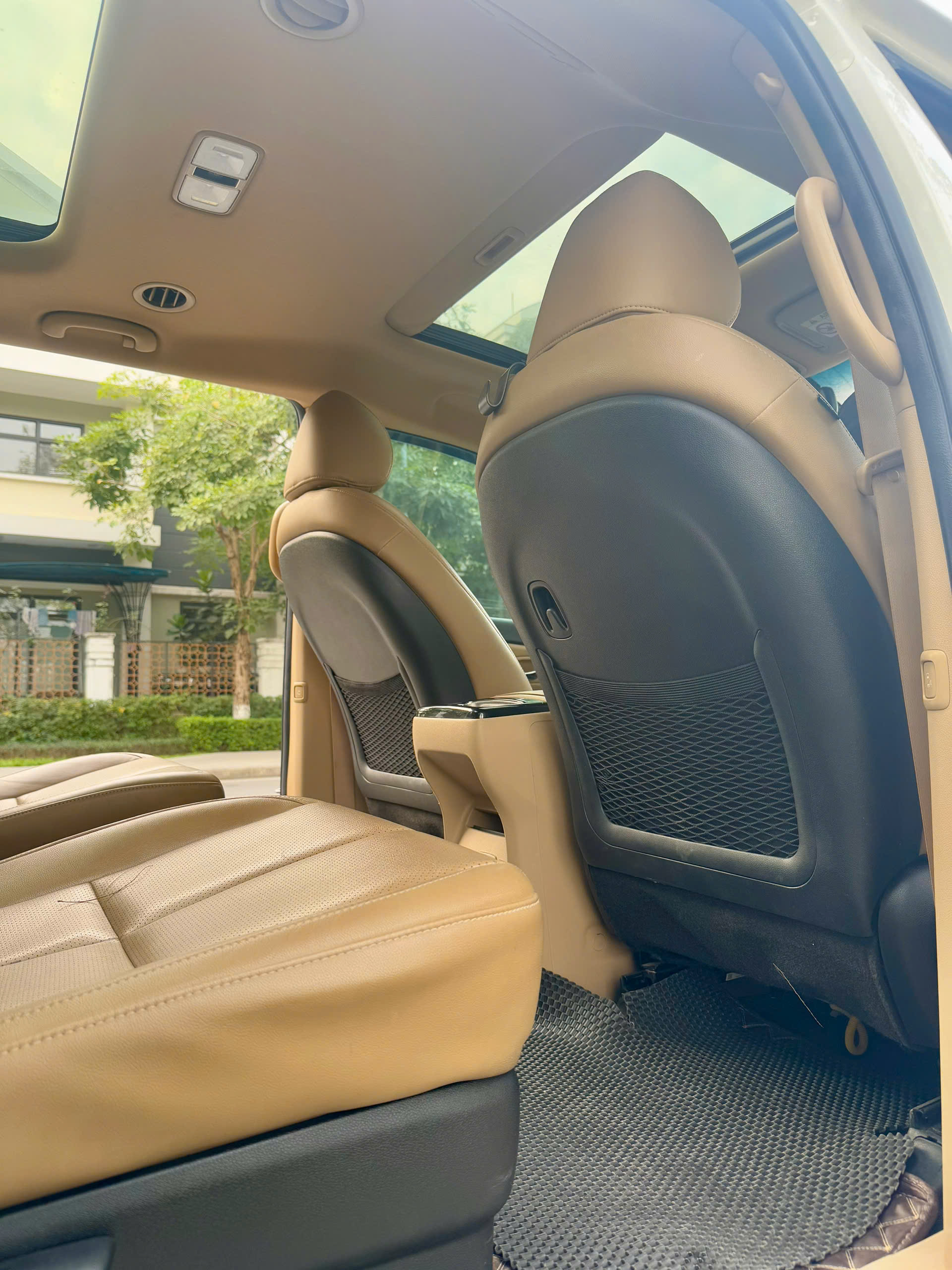 Kia Sedona 2.2 DATH Luxury 2020 màu trắng