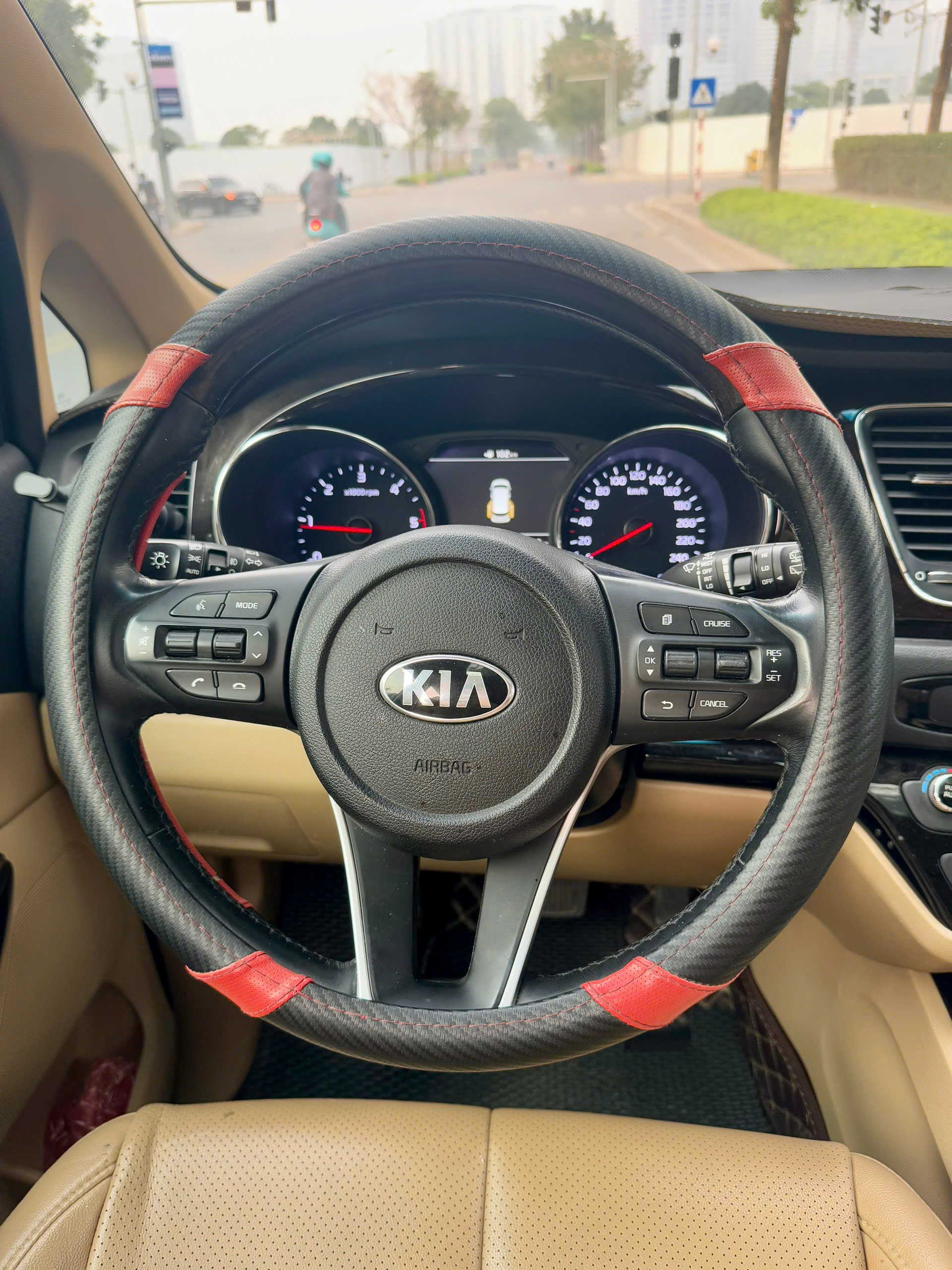 Kia Sedona 2.2 DATH Luxury 2020 màu trắng