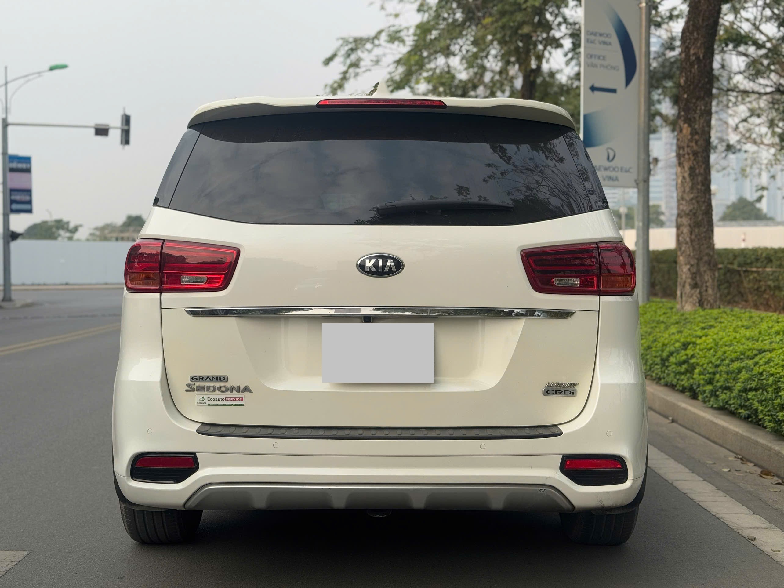 Kia Sedona 2.2 DATH Luxury 2020 màu trắng