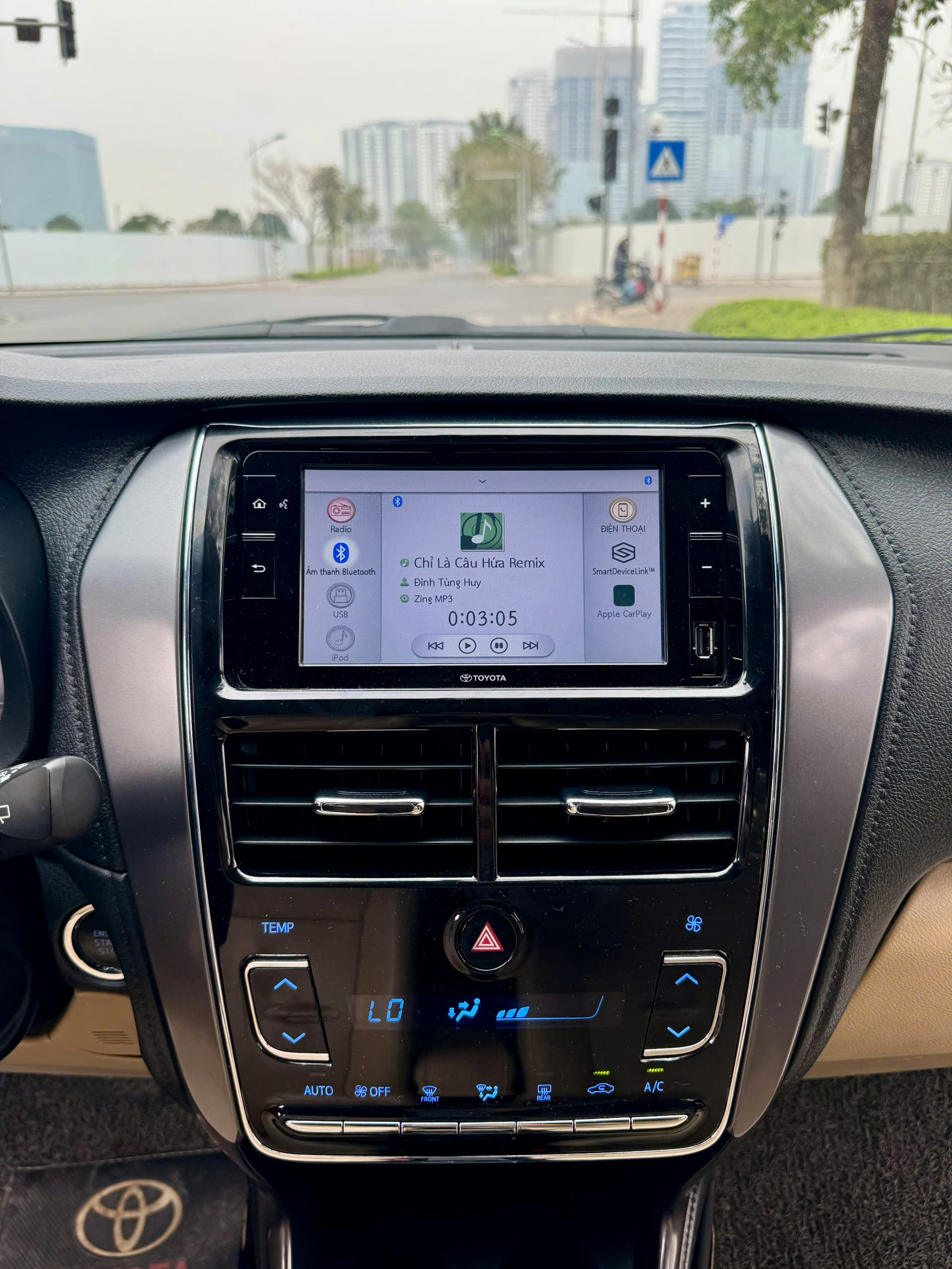 Toyota Yaris 1.5G 2021 màu trắng