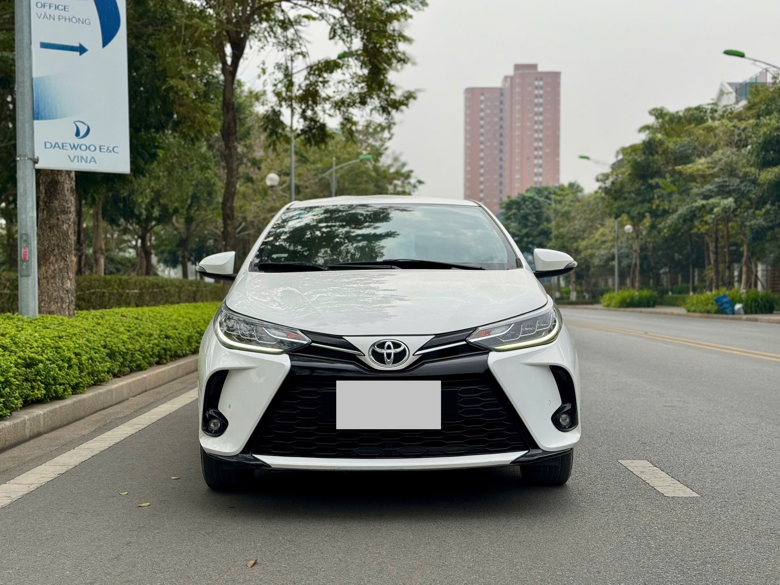 Toyota Yaris 1.5G 2021 màu trắng