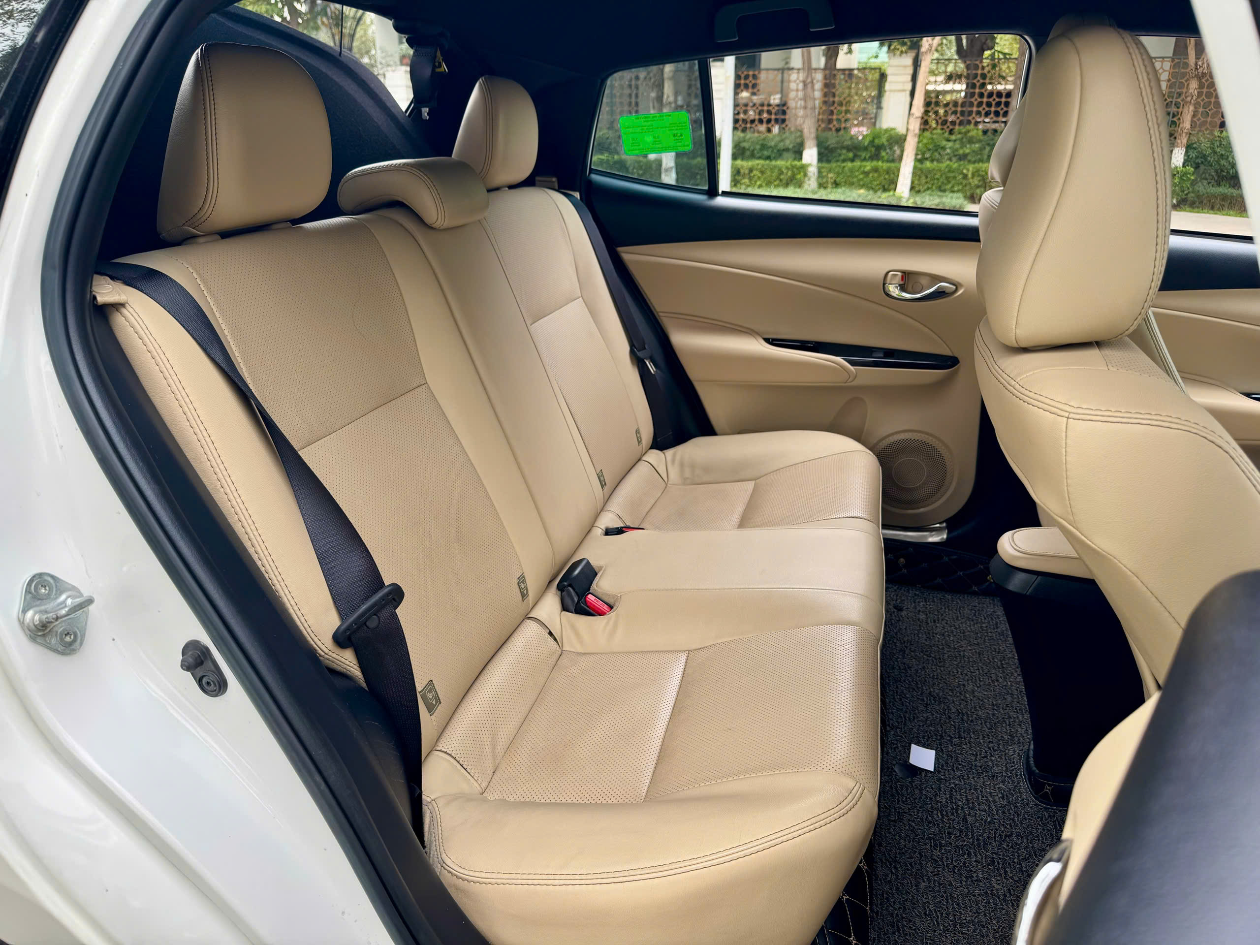 Toyota Yaris 1.5G 2021 màu trắng