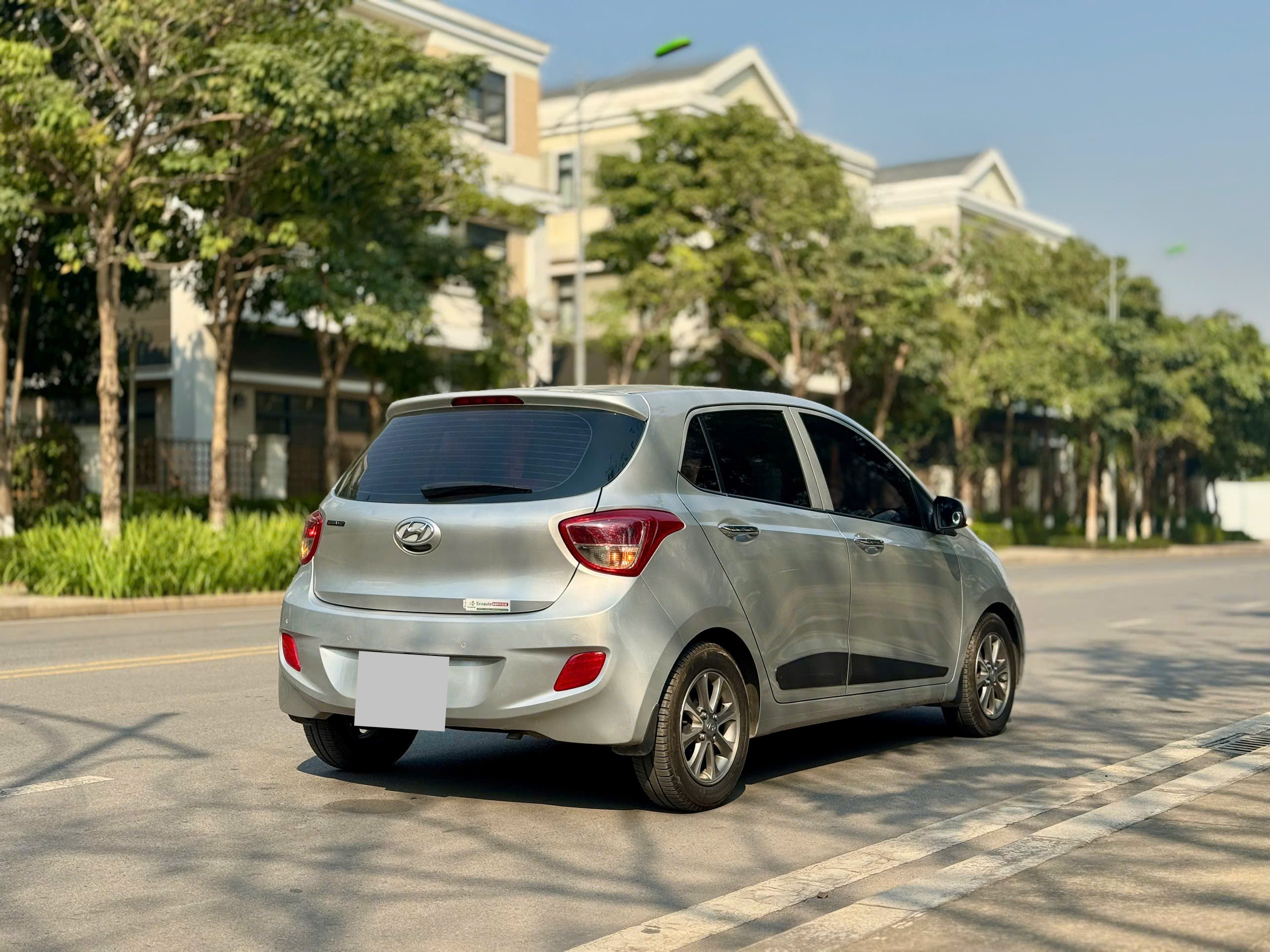 Hyundai I10 1.0AT 2016 màu bạc